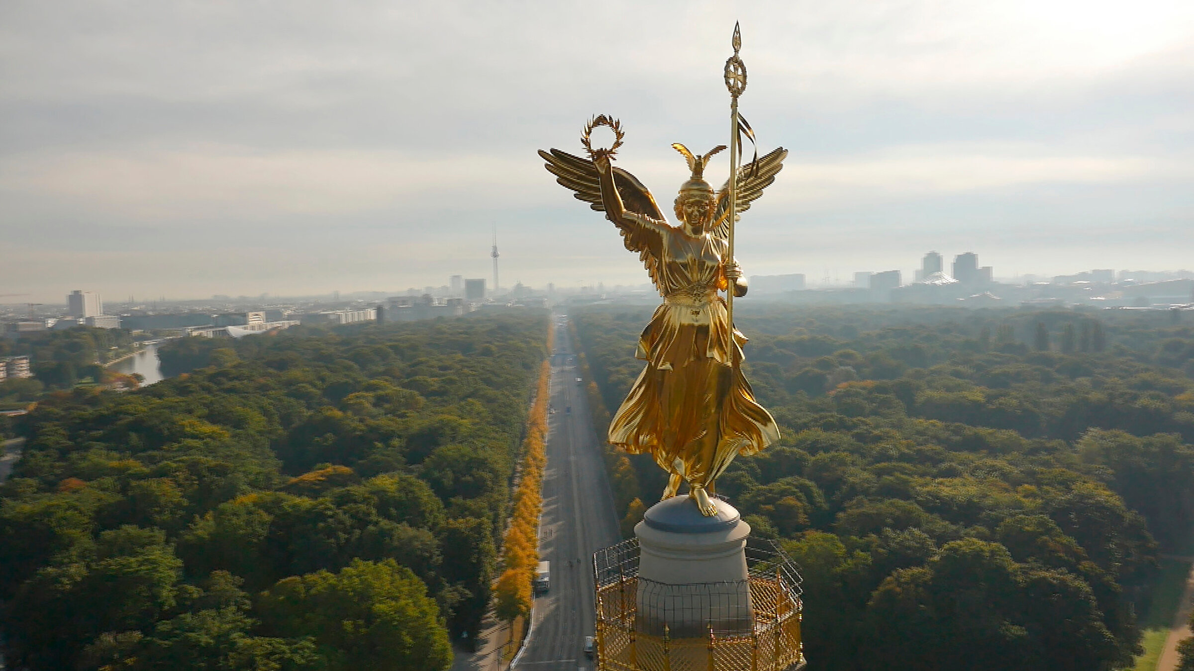 "Berlins schönste Aussichten - Die 30 spektakulärsten Blicke von oben": Siegessäule.