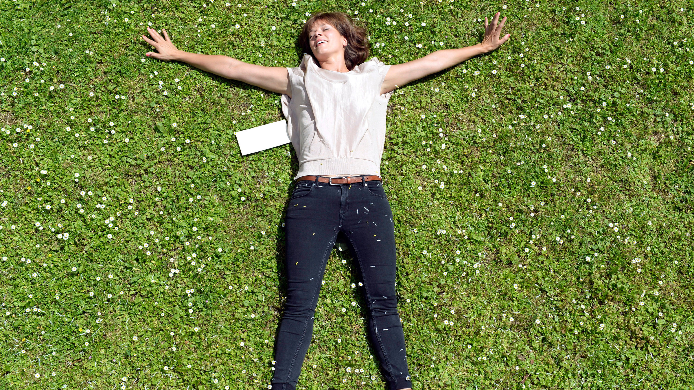 "Auf der anderen Seite ist das Gras viel grüner": Kati (Jessica Schwarz) bekommt die Gelegenheit, alles anders zu machen.