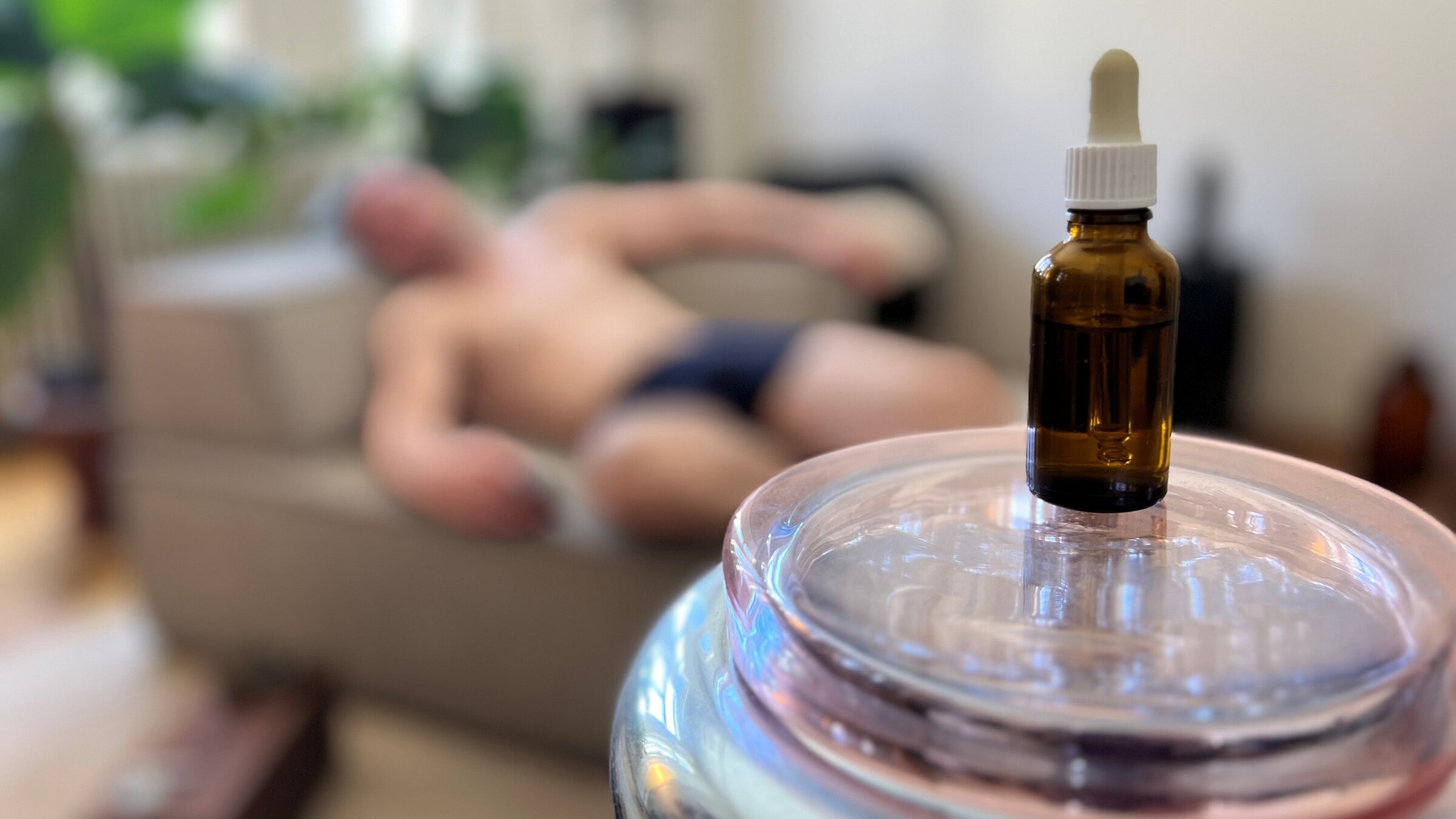 "Thema Spezial: Sex auf Drogen - Warum der gefährliche Trend zunimmt": Das nachgestellte Foto zeigt eine sogenannte „Chemsexparty“.
