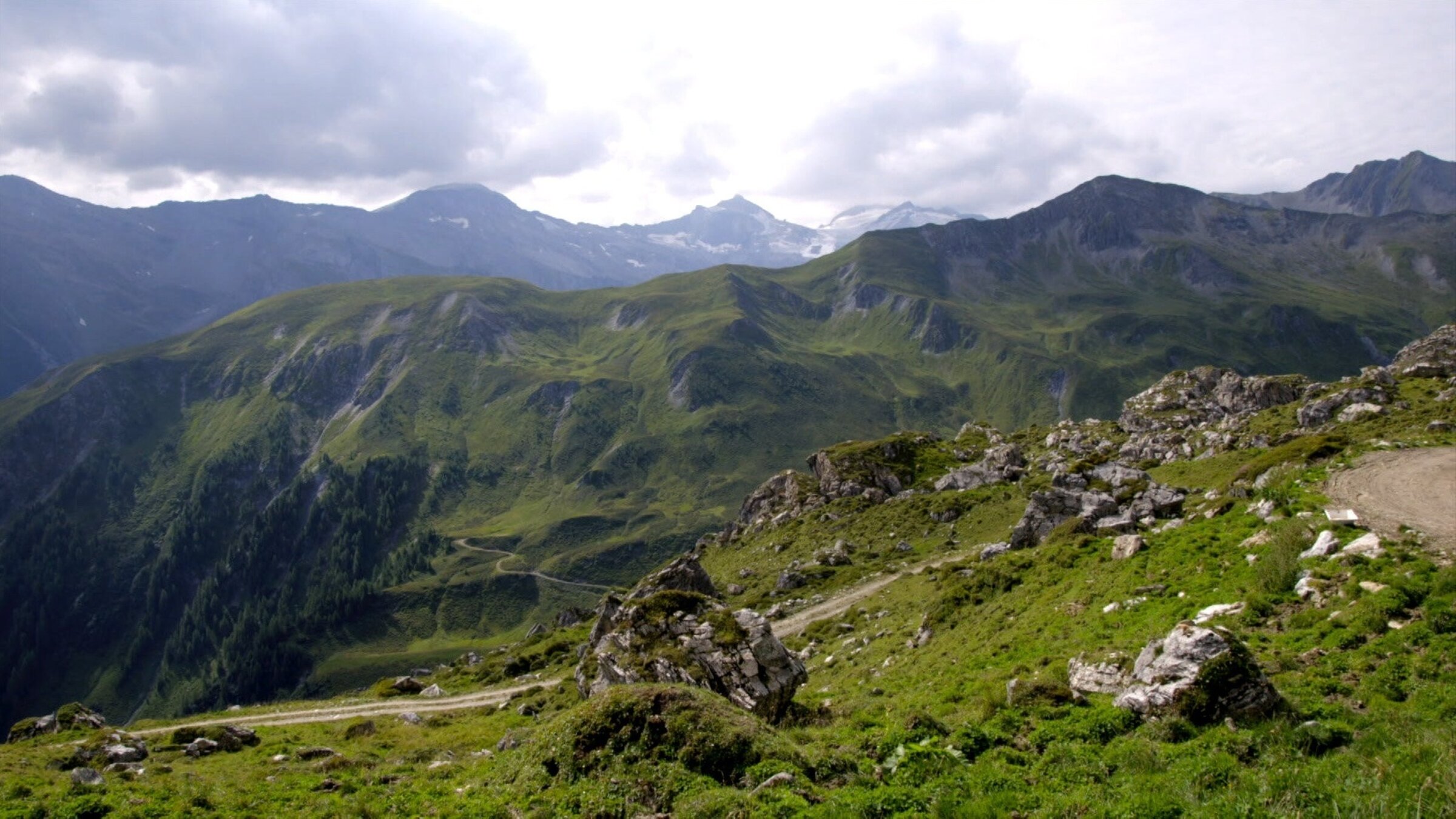 "Almen in Österreich - Vom Leben mit der Natur": Junsbergalm, Tux-Finkenberg, Tirol.