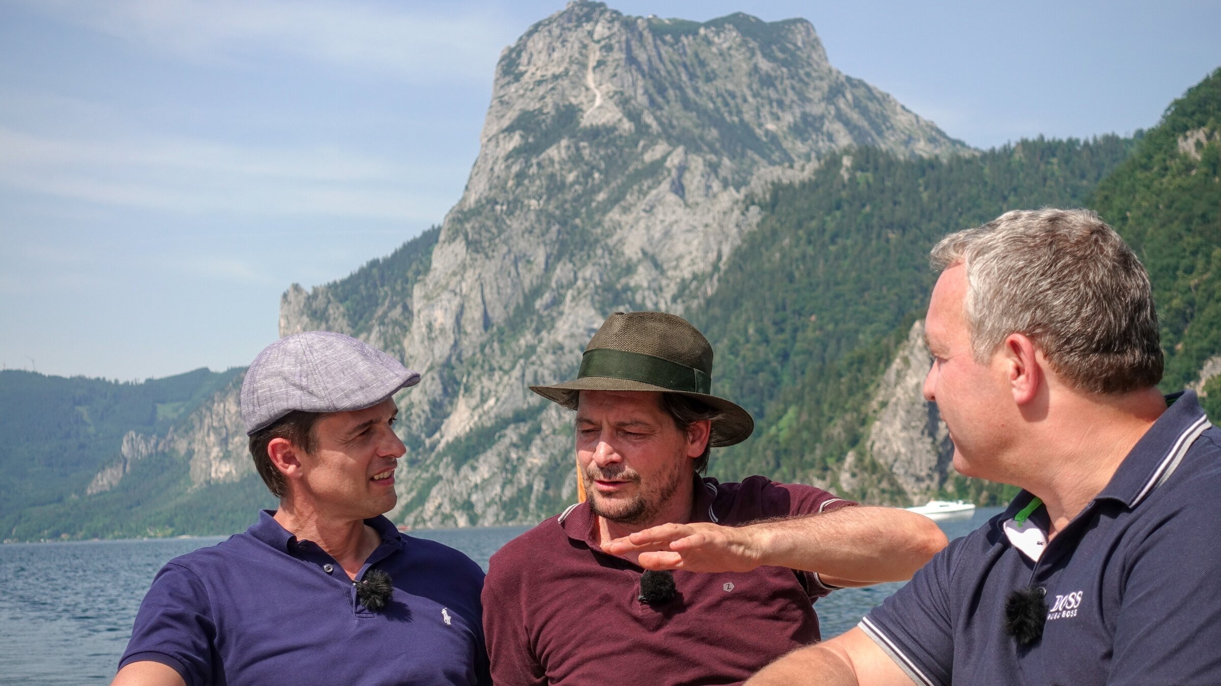 "Orte der Kindheit - Fritz Karl": Peter Schneeberger,  Fritz Karl  und Christian Peters auf dem Traunsee.