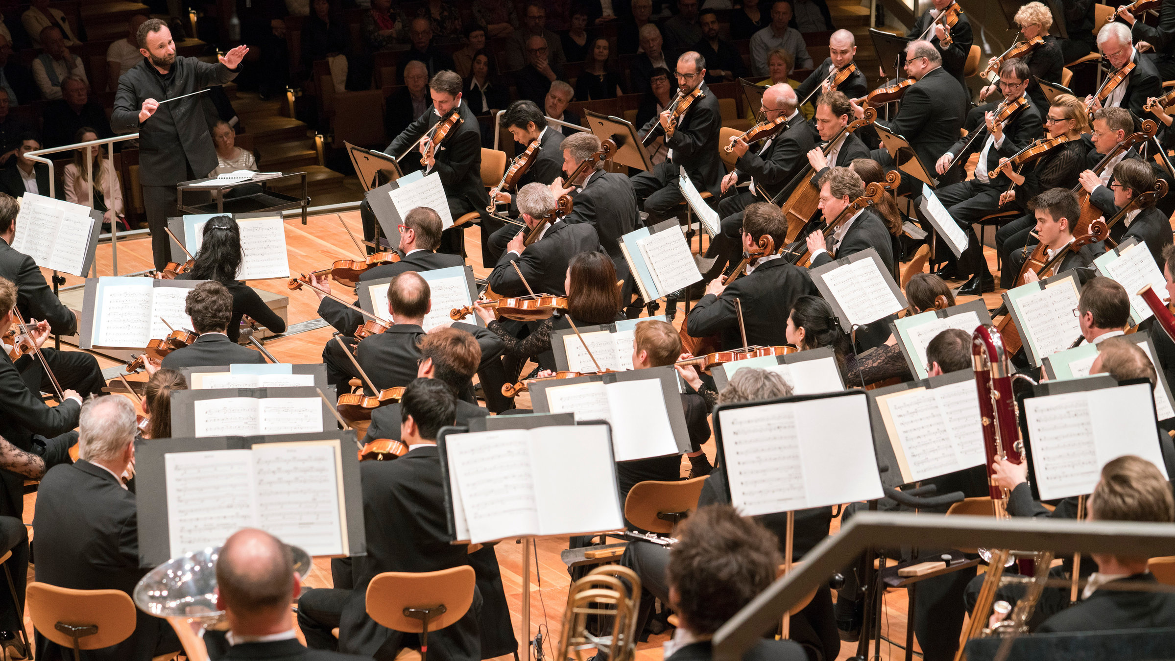 "Europakonzert der Berliner Philharmoniker 2023": Dirigent Kirill Petrenko und die Berliner Philharmoniker.