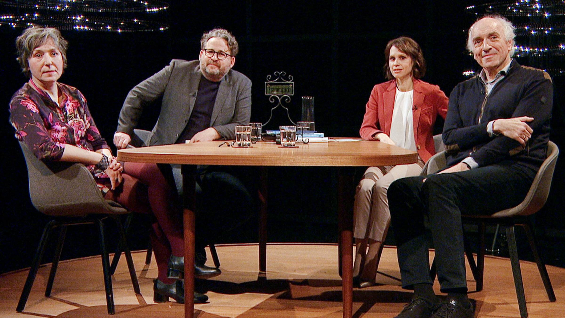 "Philosophischer Stammtisch: Give peace a chance - aber wie": Elke Schmitter, Wolfram Eilenberger, Barbara Bleisch und Wilfried Hinsch.