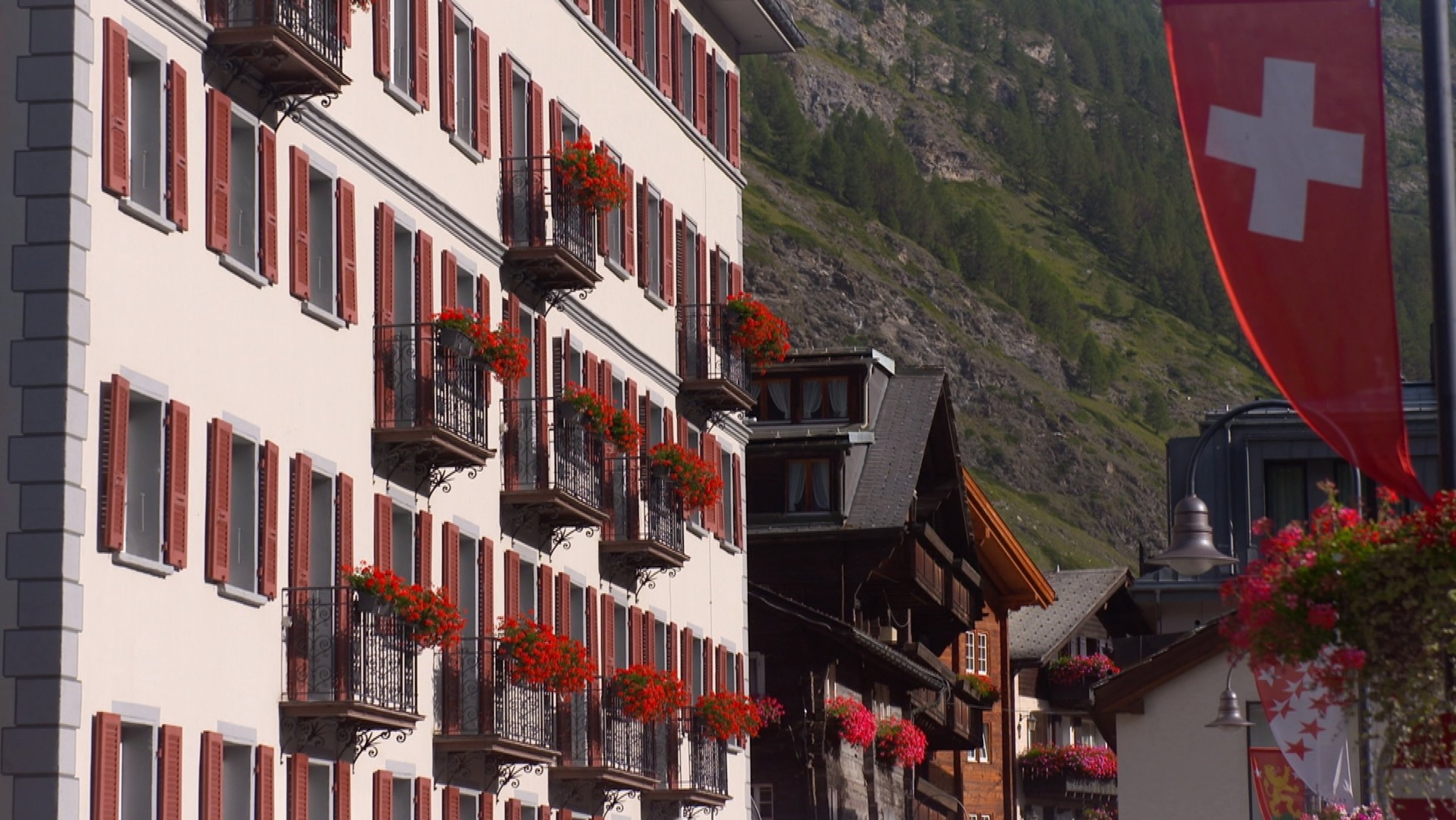 "Schweizer Hotelgeschichten (1/4) - Nobelherbergen für die Briten": Traditionshotel im Bergdorf Zermatt
