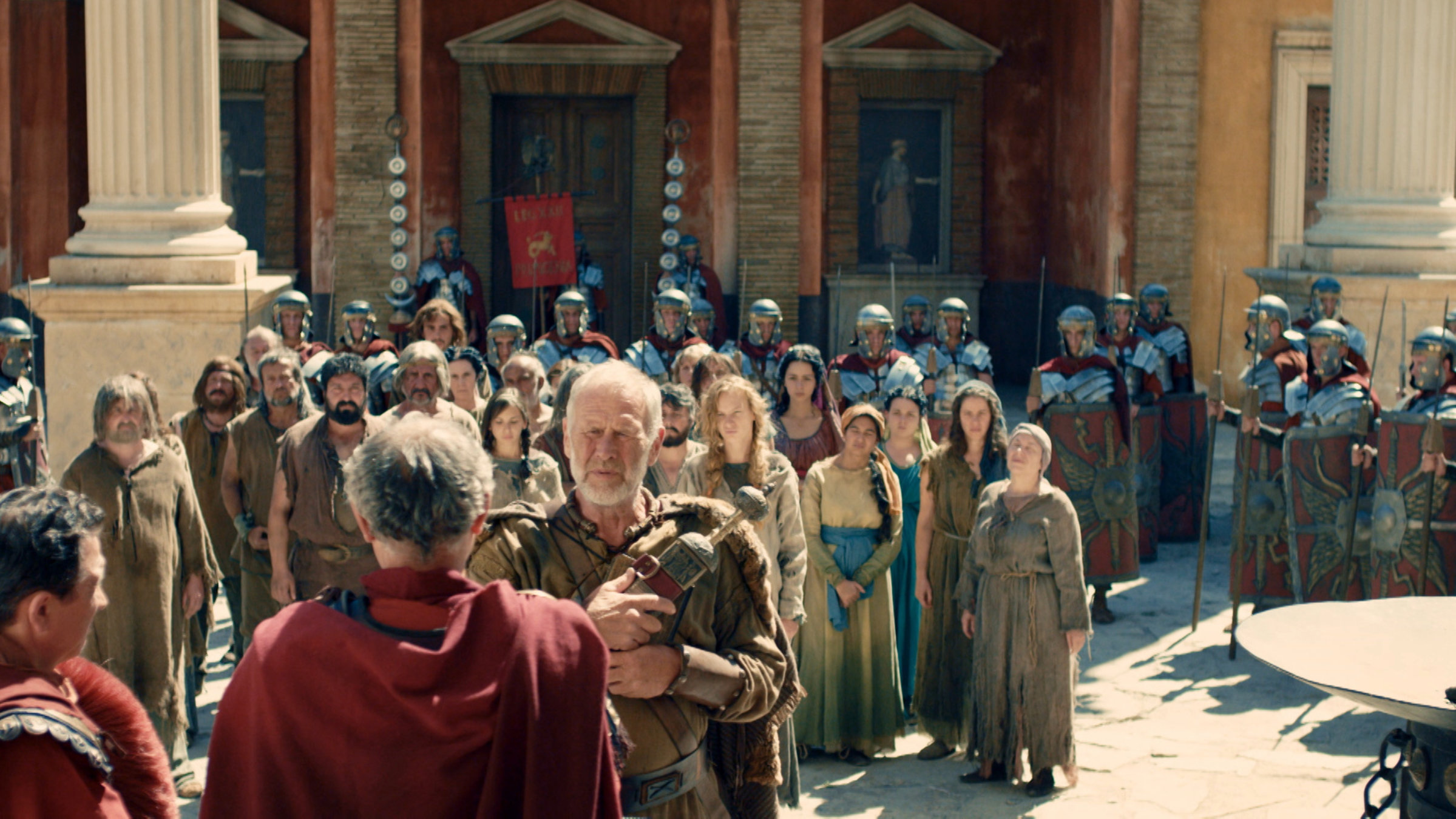 "Terra X - Rom am Rhein: Blüte und Bedrohung": Gennnobaudes (Bogomil Atanasov) legt den Treueeid vor dem Statthalter ab.