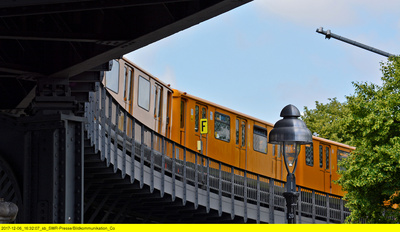 Eisenbahnbilder Berlin: Auf Gleisen in den Untergrund