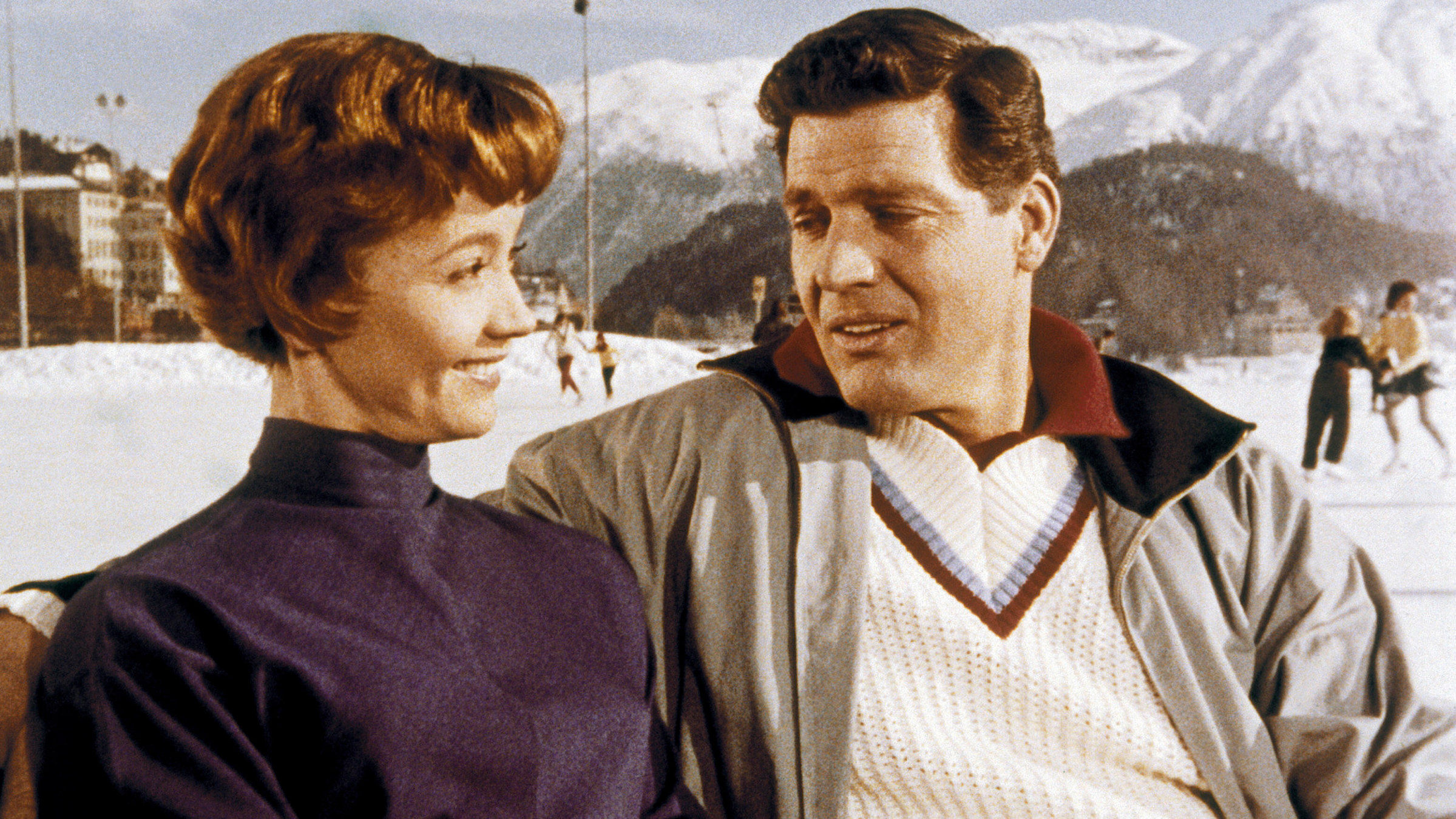 "Die Zürcher Verlobung": Die Schriftstellerin Juliane Thomas (Liselotte Pulver) verliebt sich in den charmanten Schweizer Arzt Dr. Jean Berner (Paul Hubschmid).