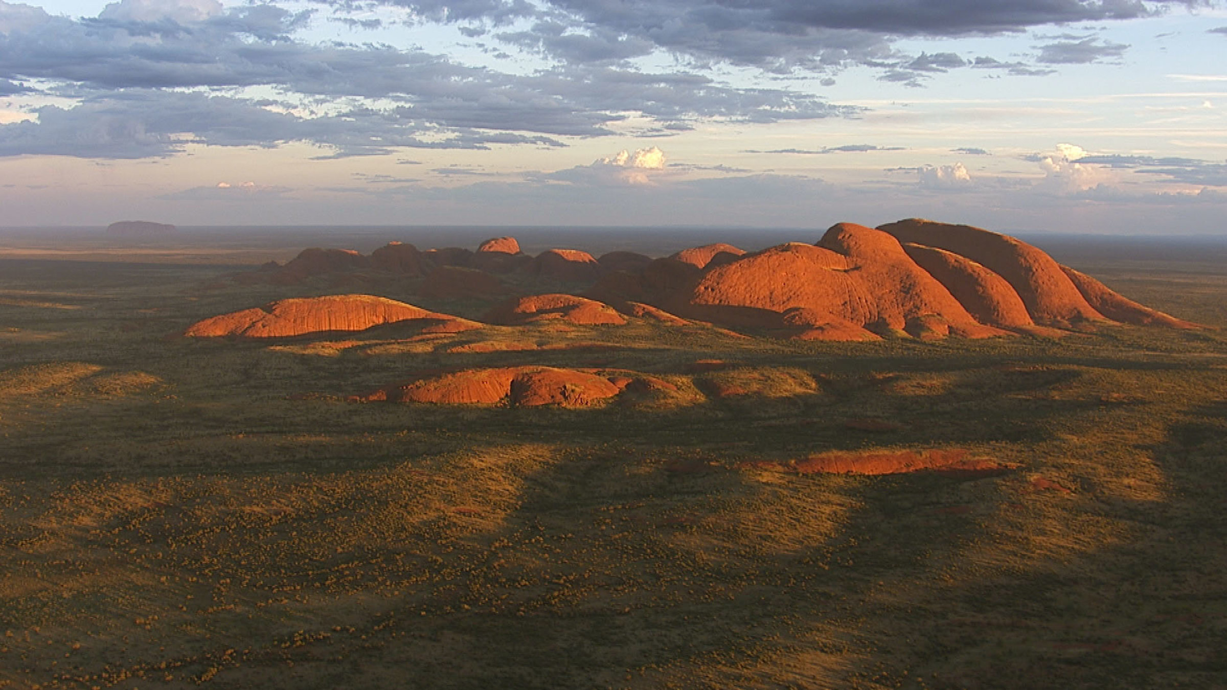 "Australiens Nationalparks: Die rote Wüste" - Das Felsmassiv  Kata Tjuta wurde früher Die Olgas genannt.