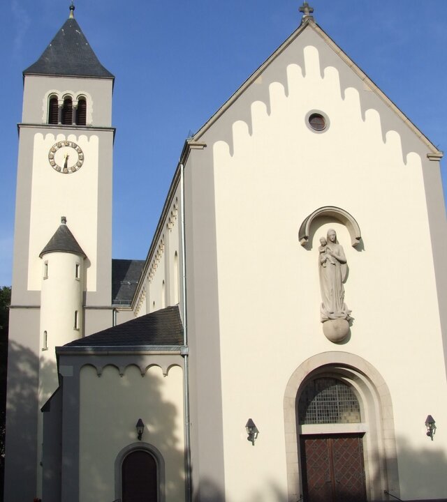 "Katholischer Gottesdienst - An Berg und Fluss": Außenansicht der Kirche Sankt Marien in Bad Honnef-Rhöndorf