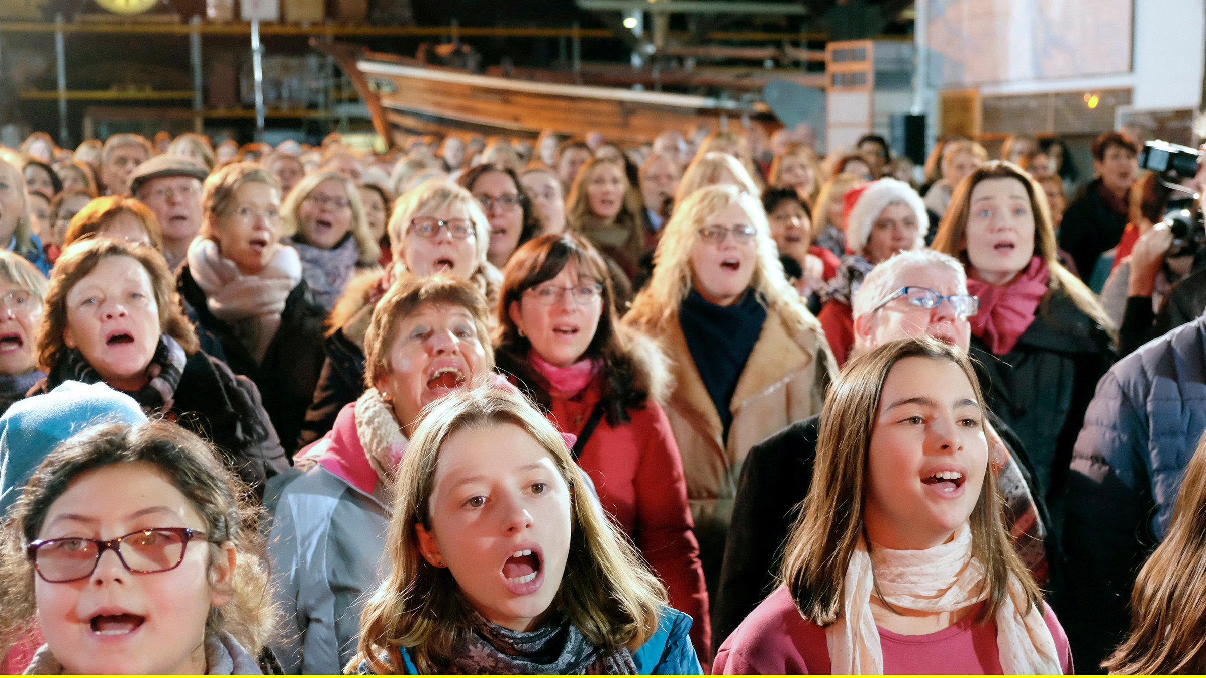 "Weihnachten - Der Norden singt": Begeisterte Sänger von „Hamburg singt“ und weiteren Chören.