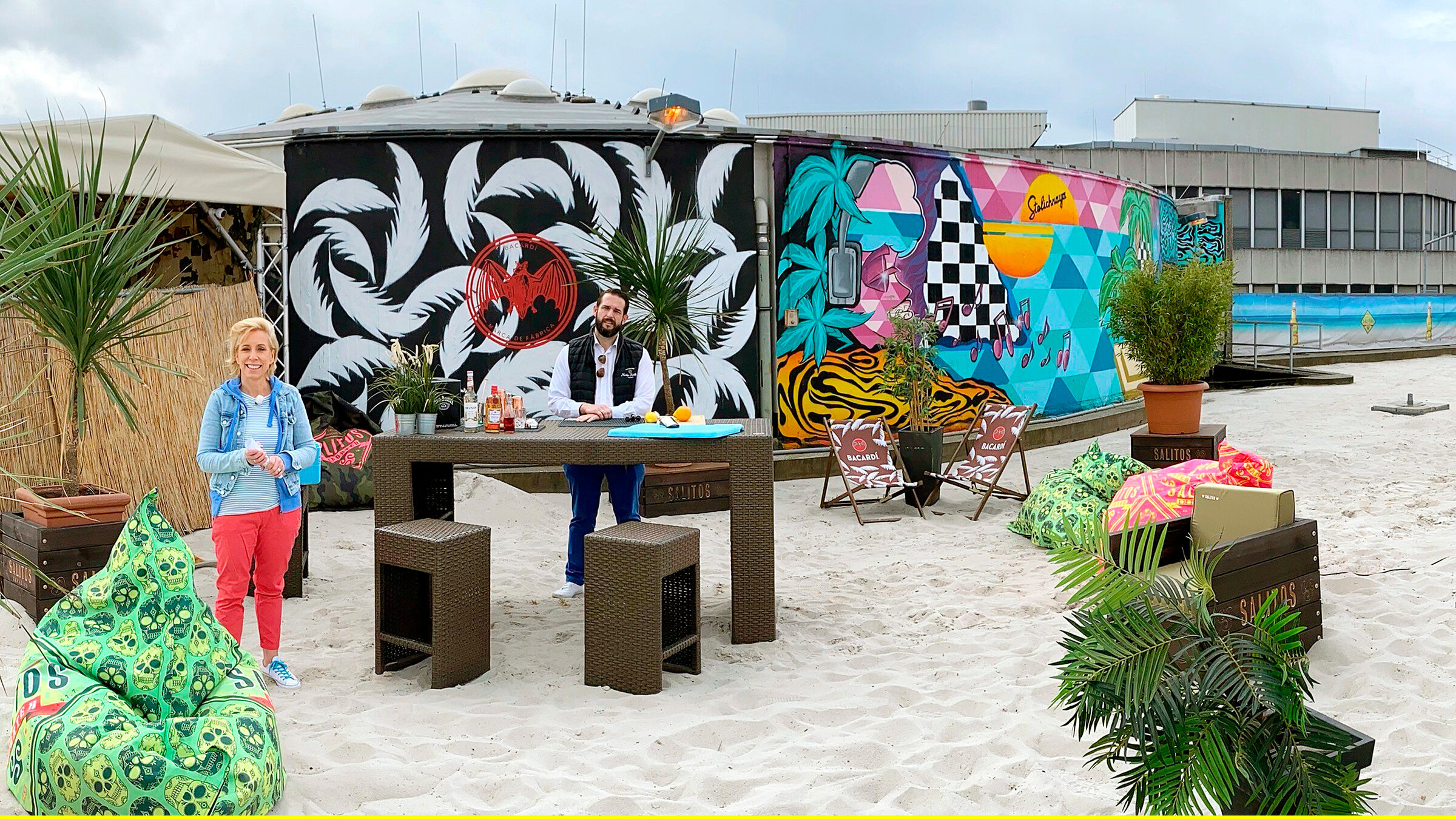 "Sehnsucht Strand": Moderatorin Britta von Lucke mit Thomas Immenroth.