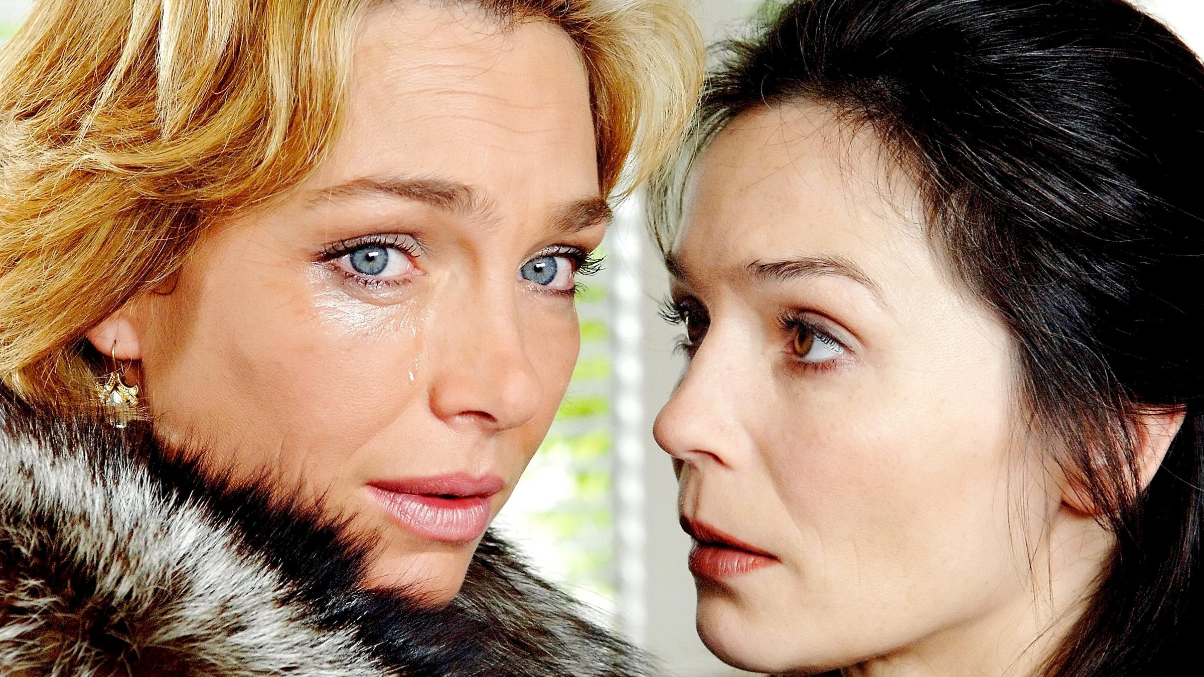 "Feine Dame" - Aglaia Szyskowitz (Regina Steinberg), Julia Stemberger (Nora Moor).