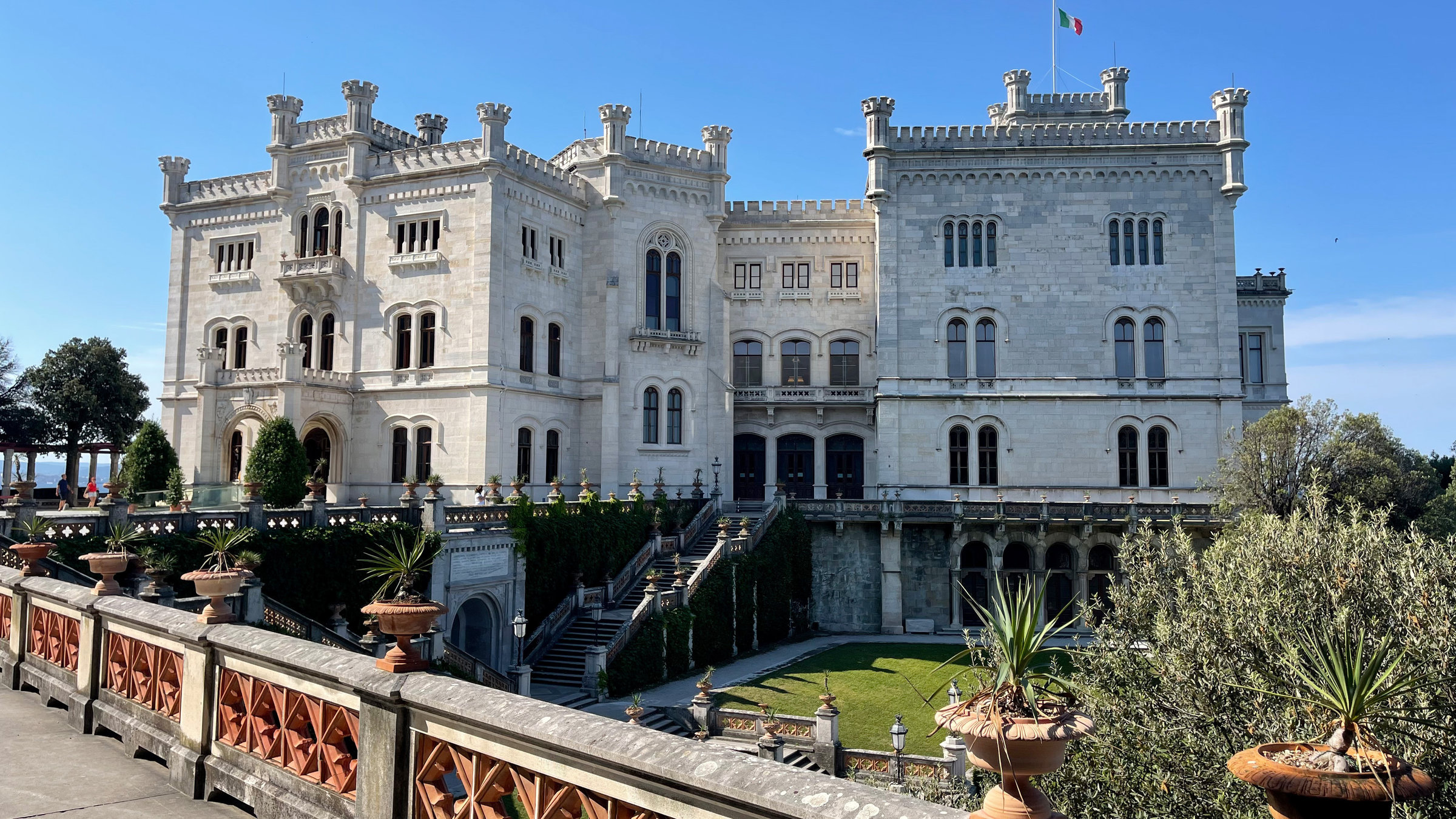 "Herrschaftliche Anwesen zwischen Alpen und Meer": Zeuge österreichischer Vergangenheit an der Adria: das Schloss Miramare.