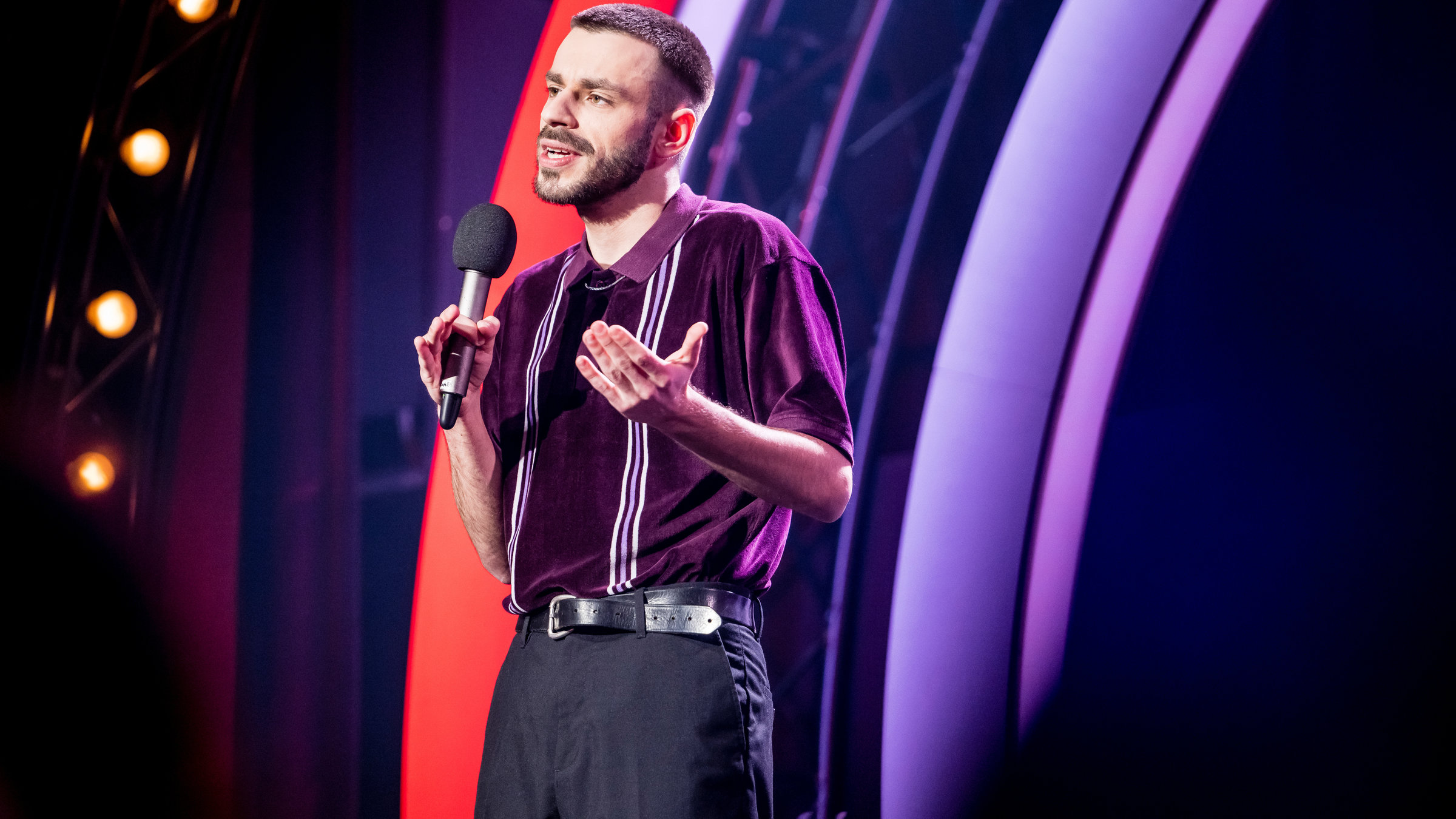 "Jean-Philippe Kindler: Deutschland umtopfen": Jean-Philippe Kindler auf der Bühne.