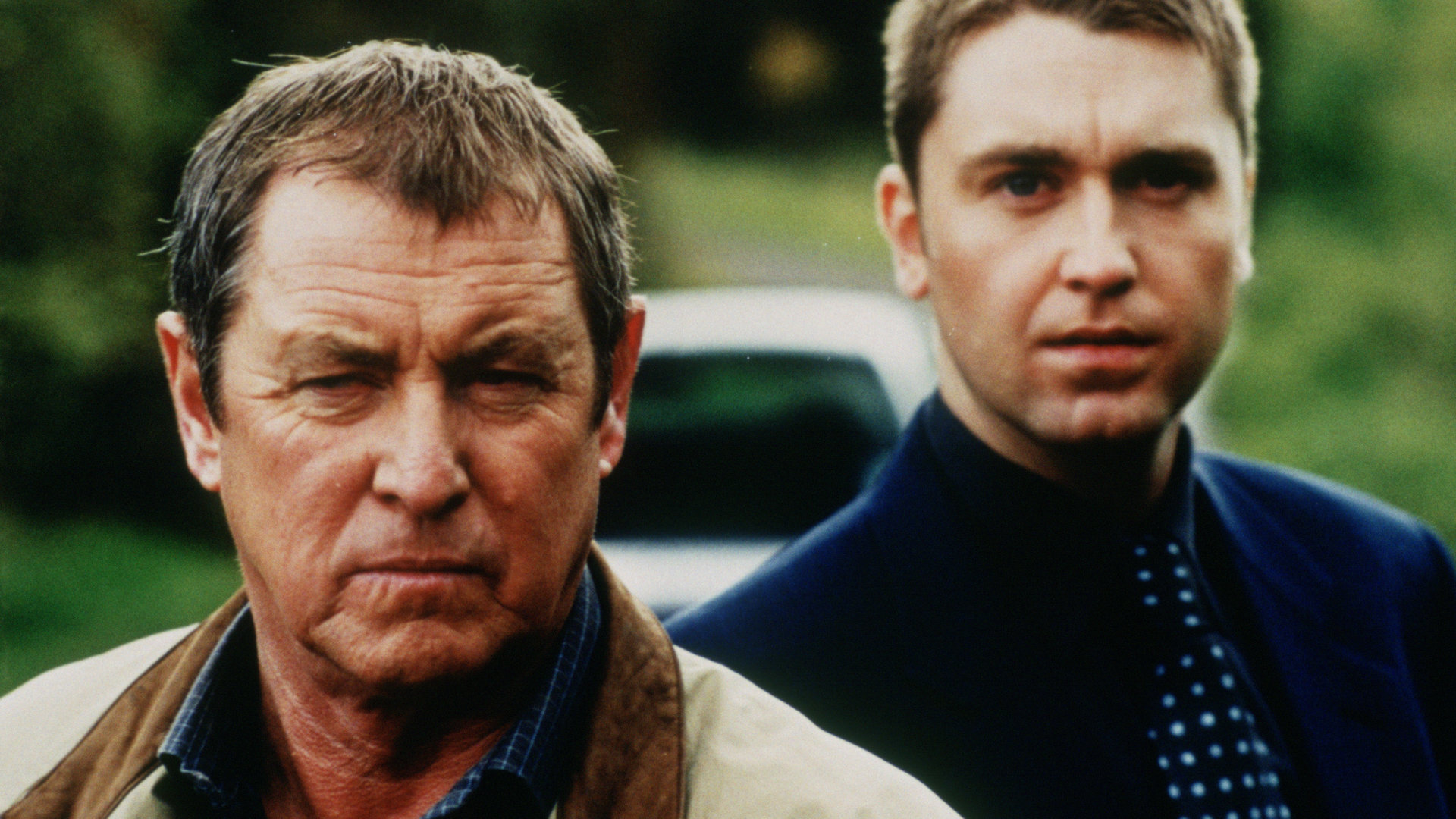 "Inspector Barnaby - Leichen leben länger": Barnaby (John Nettles) und Troy (Daniel Casey) in Großaufnahme.