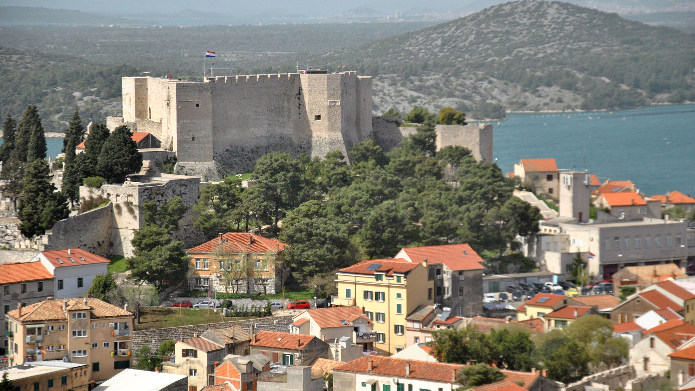 "Traumschlösser und Ritterburgen – Šibenik": Sibenik, Festung zum Meer.