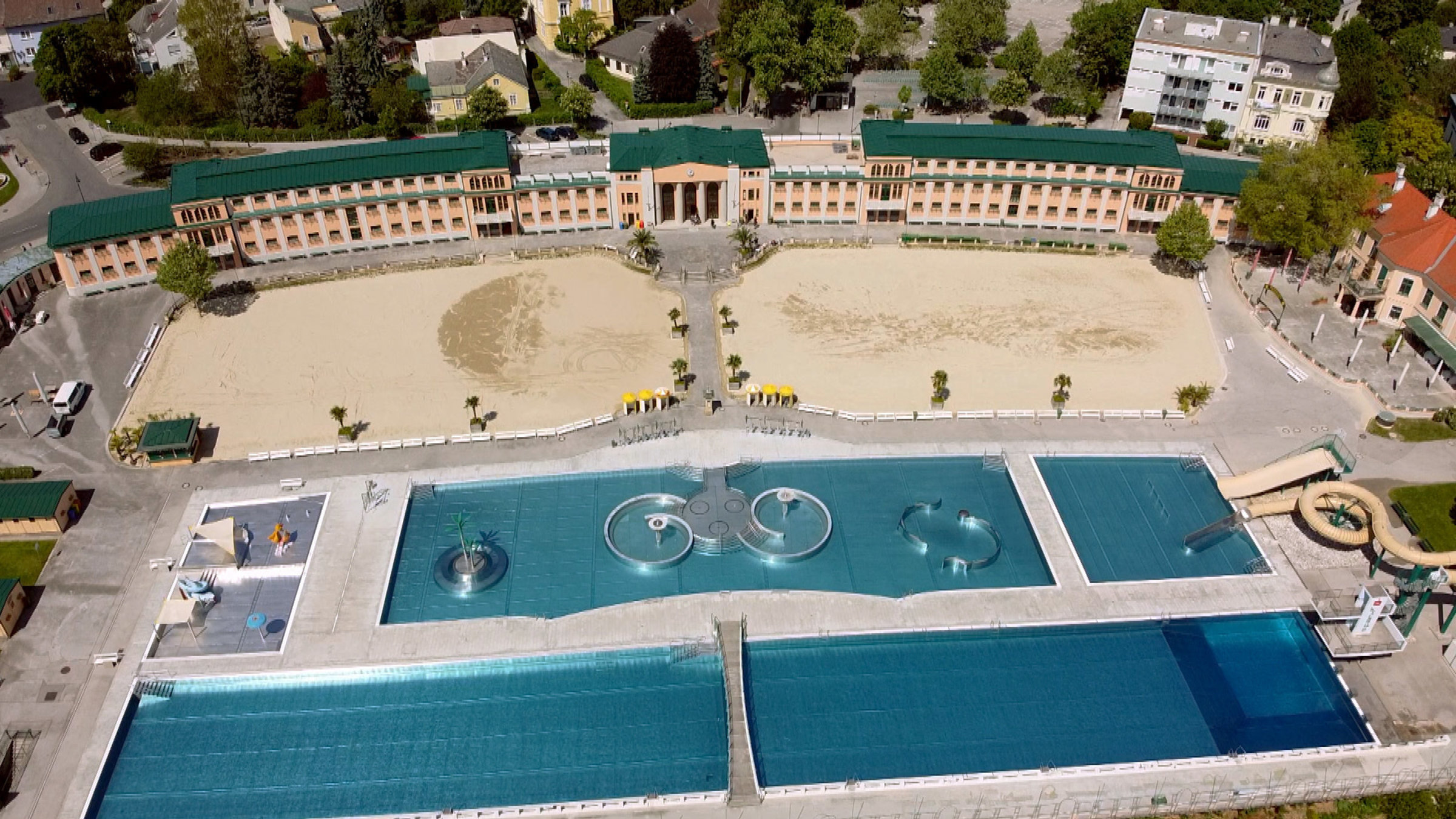 "Wiener Bäder - Eine Erfrischungstour (2/2) - Geschichte um die Wiener Bäder": Becken.