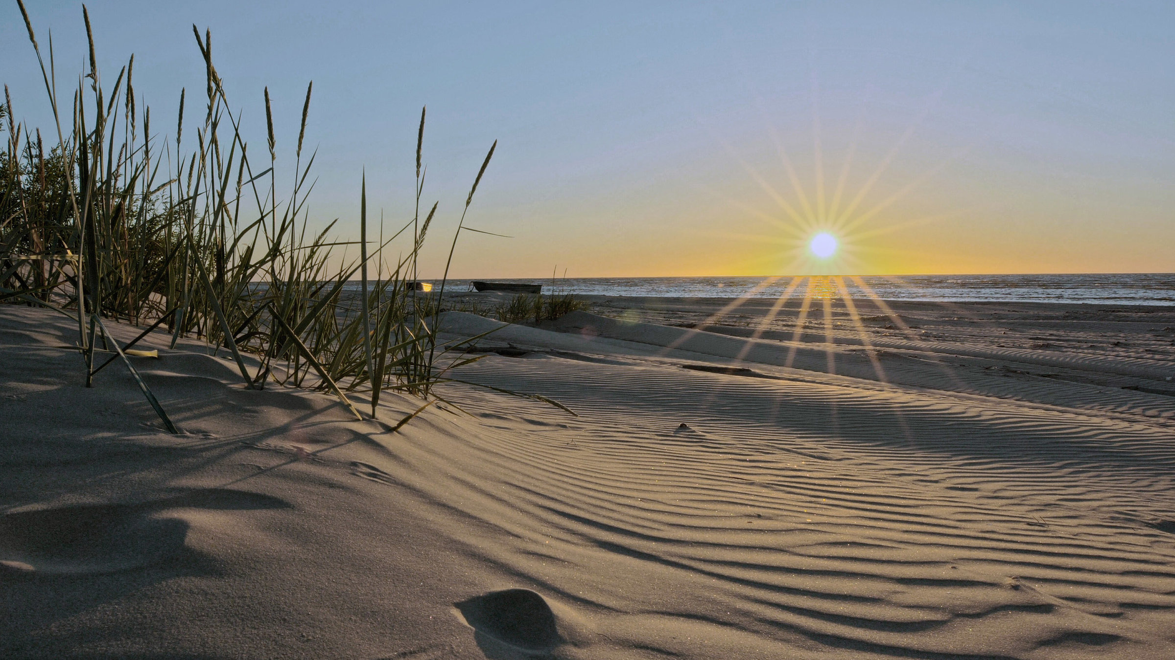 "Lettlands weiße Küste": Strand und Meer.