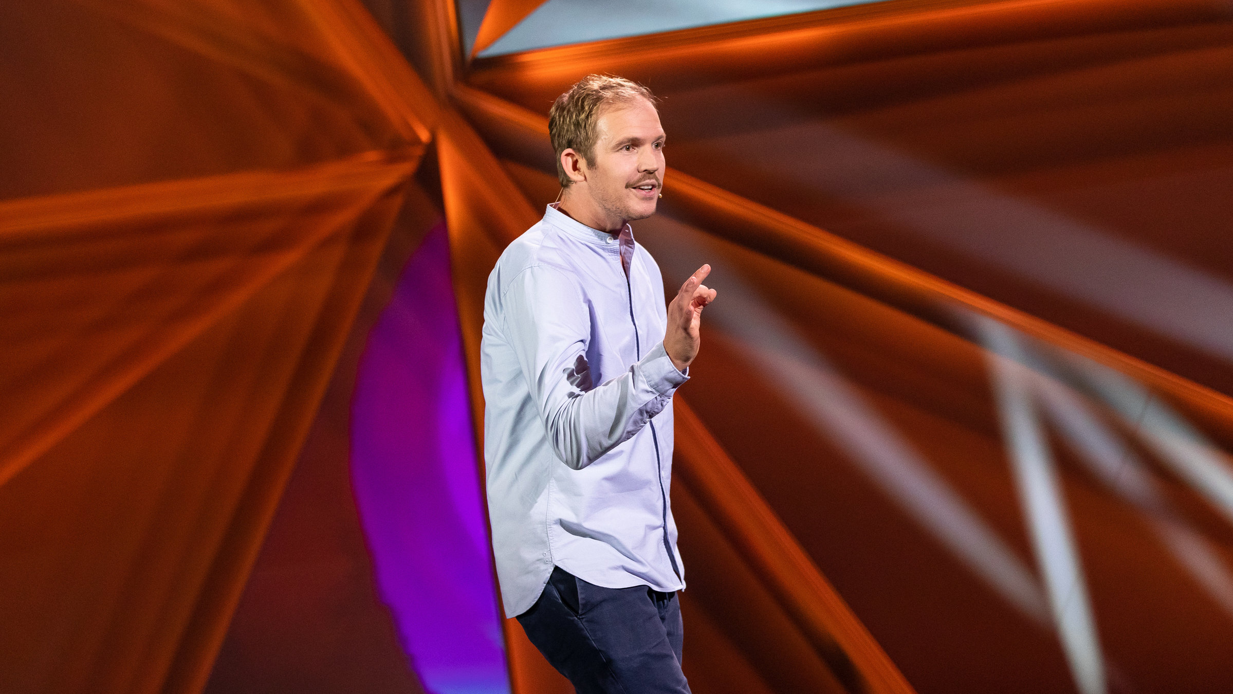 "Timo Wopp: Auf der Suche nach dem verlorenen Witz": Timo Wopp uf der Bühne