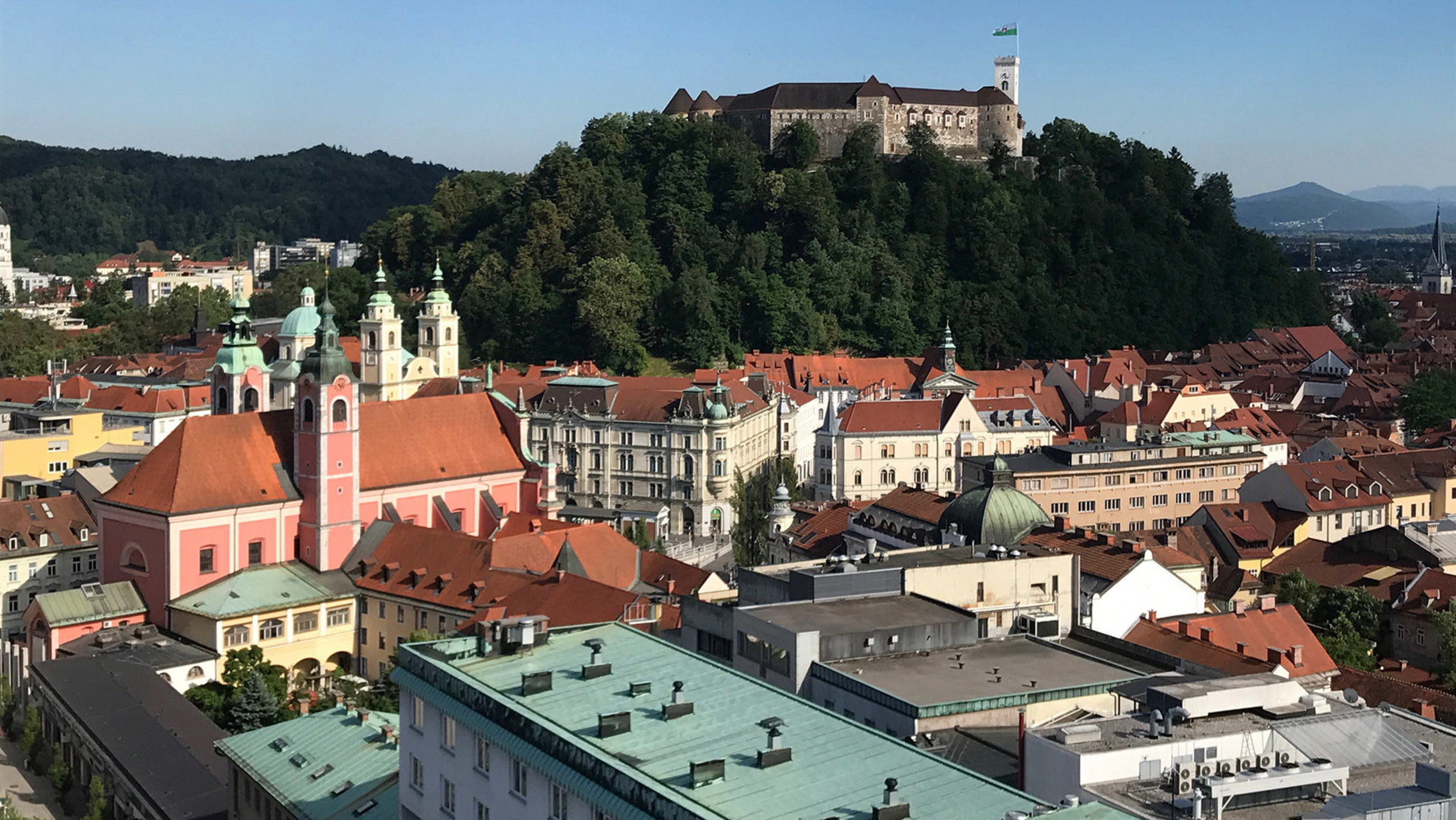 "Metropolen des Balkans (3/5) - Ljubljana": Die Burg von Ljubljana über der Altstadt.