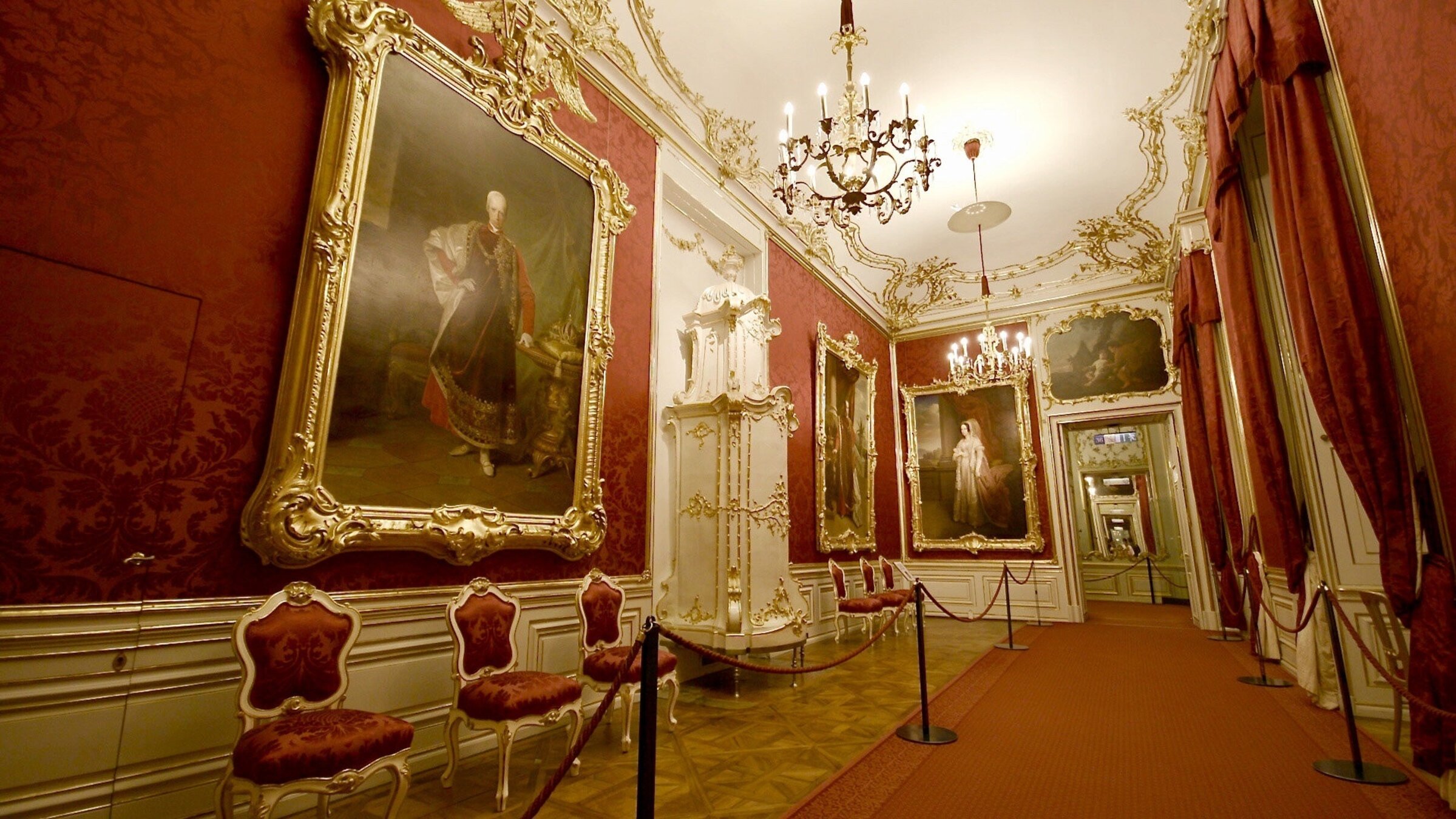 "Mysterien in Rot-Weiß-Rot - Habsburgs rätselhaftes Ende": Schloss Schönbrunn von innen.