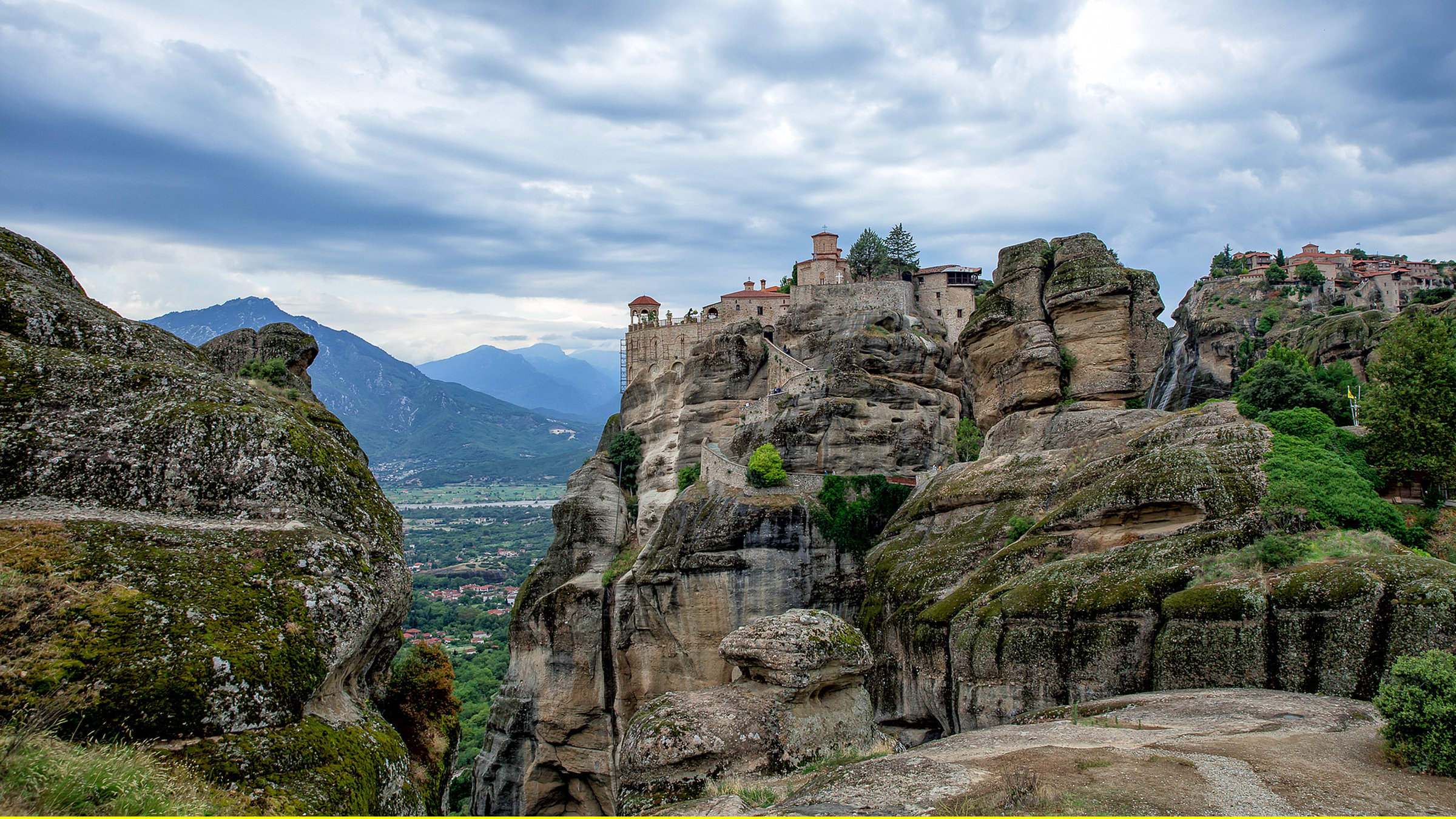 "Rund um den Olymp - Griechenlands göttliche Mitte": Die heiligen Klöster von Meteora.