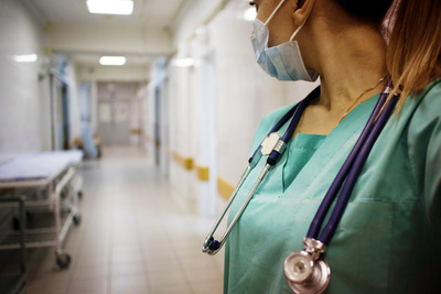 Wenn Ärztinnen zu Opfern werden: Machtmissbrauch<br/>in Schweizer Spitälern