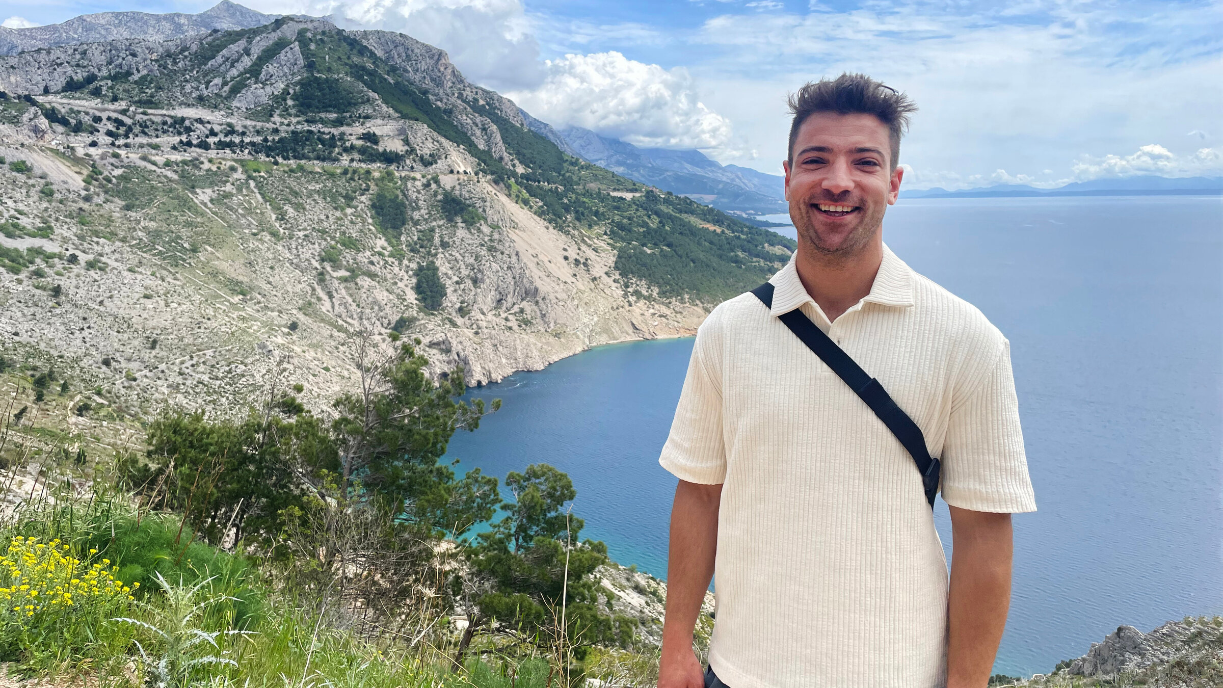 "Kroatiens SÃ¼den": Reporter Ramon Babazadeh entdeckt den SÃ¼den Kroatiens. Mit Ã¼ber 1000 Inseln und einer atemberaubenden Berglandschaft entlang der KÃ¼ste gehÃ¶rt die Region zu den beliebtesten Reisezielen der letzten Jahre.