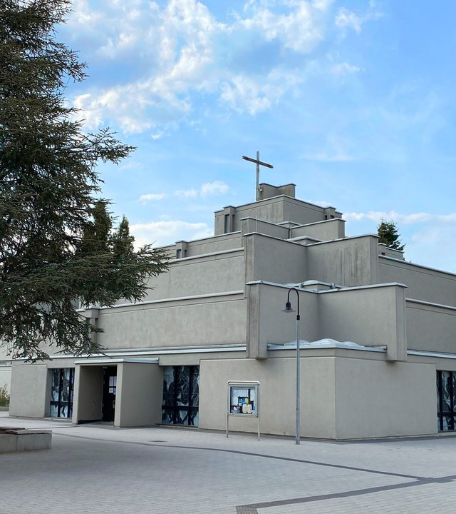 "Katholischer Gottesdienst - Klären, nicht Verklären": Außenansicht auf die Pfarrkirche Sankt Michael in Trier-Mariahof