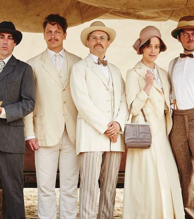 "Sketch History": Zwei Journalisten (Alexander Schubert und Holger Stockhaus), der Archäologe Howard Carter (Carsten Strauch), seine Geldgeberin (Judith Richter) und ein weiterer Journalist (Max Giermann) stehen nebeneinander und schauen in die Kamera.