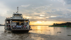 Fährpassagen: Rush Hour am Mekong