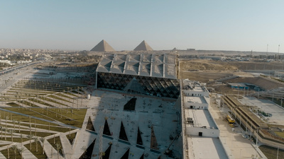 Grand Egyptian Museum - Im Tempel der Pharaonen
