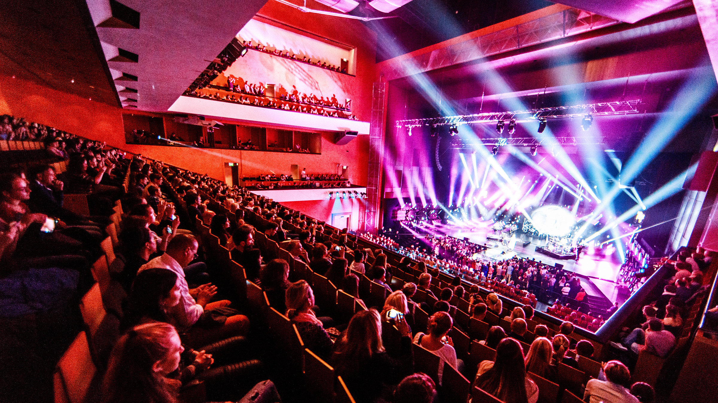 "SWR3 New Pop Festival 2022 - Calum Scott": Festspielhaus in Baden-Baden.