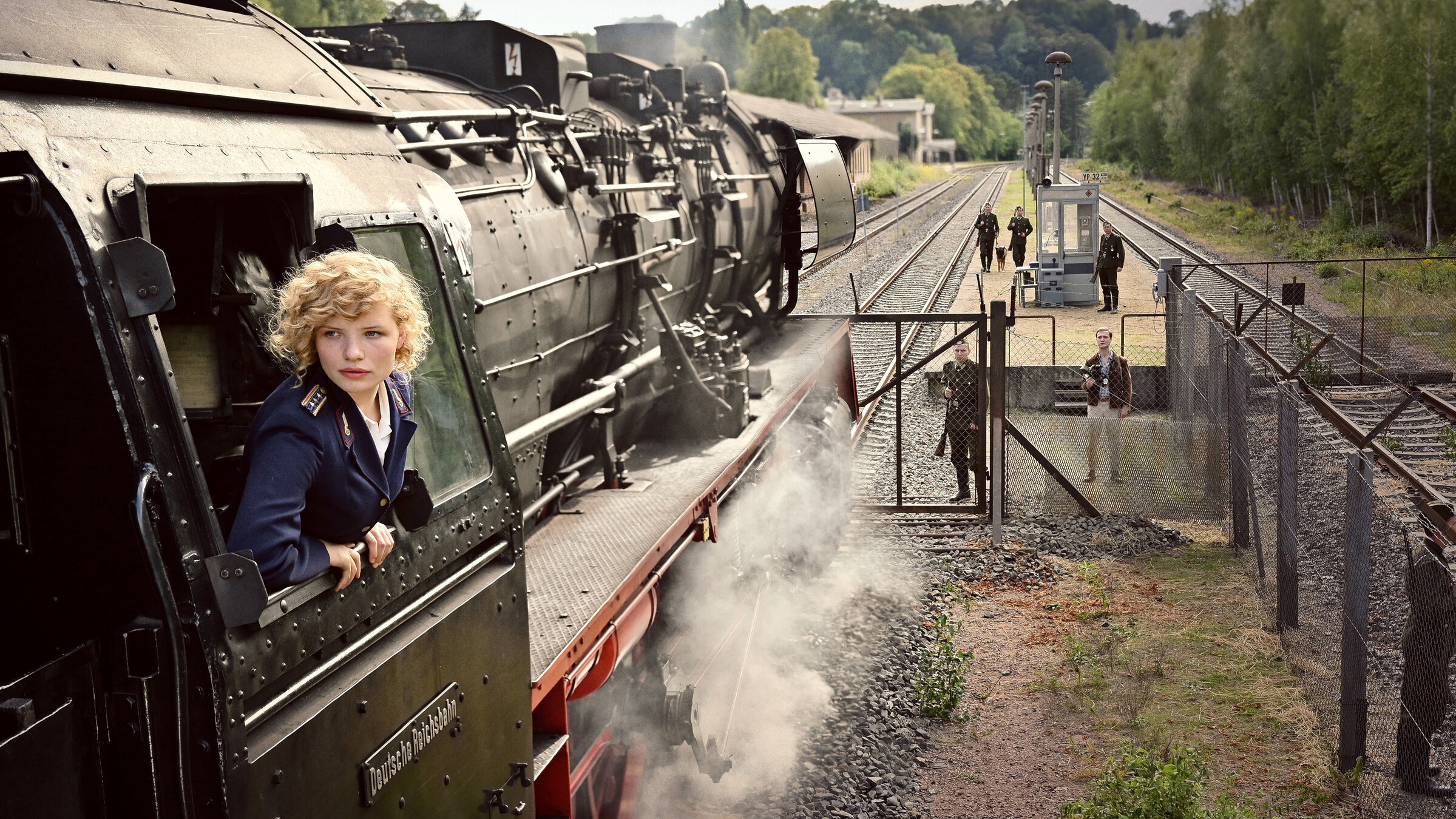 "3 1/2 Stunden": Edith Salzmann (Luisa- Céline Gaffron)