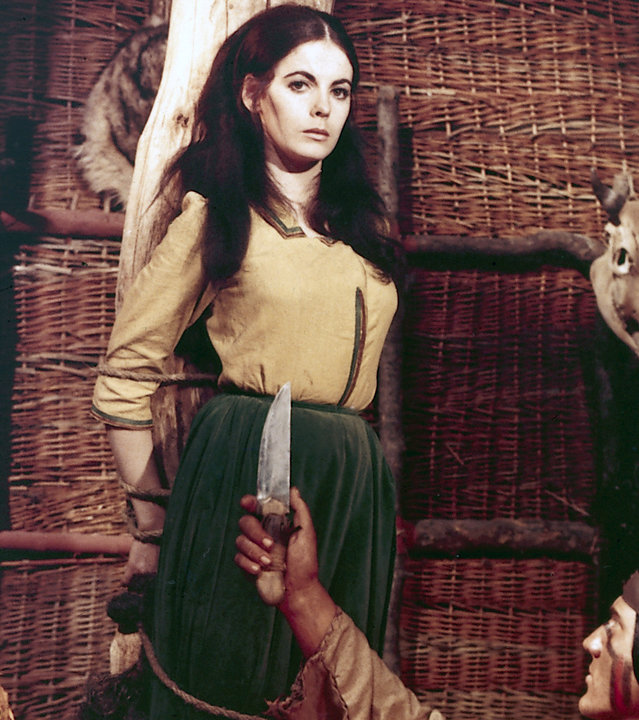 Mabel (Juliette Villard), die Tochter von Major Dunham, ist durch eine List aus dem Fort ihres Vaters als Geisel ins Indianerlager entführt worden.