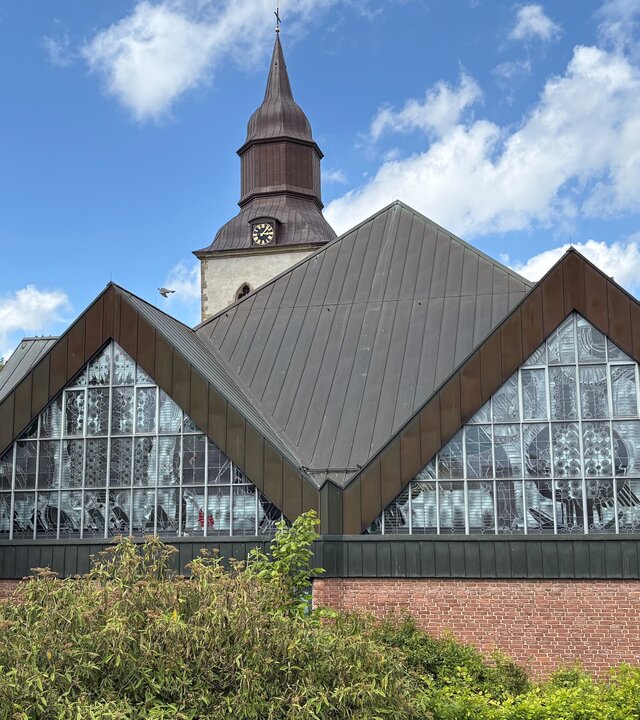 "Katholischer Gottesdienst - Gebt ihr ihnen zu essen!": Außenaufnahme der Kirche St. Matthäus in Melle