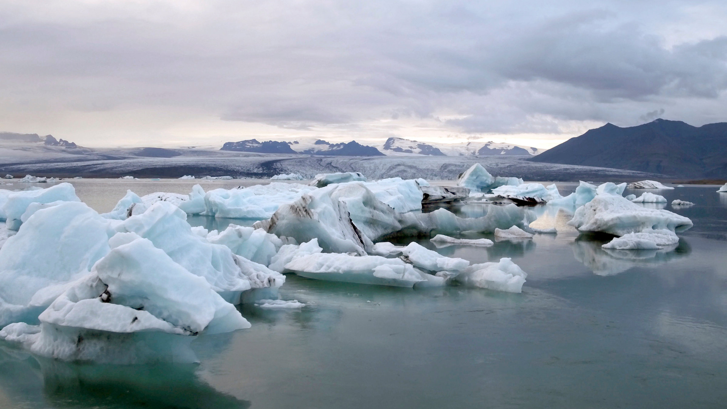 "Island extrem": Der Vatnajökull Gletscher. Seine Fläche beträgt rund 8.000 km², was etwa acht Prozent der Fläche Islands entspricht.