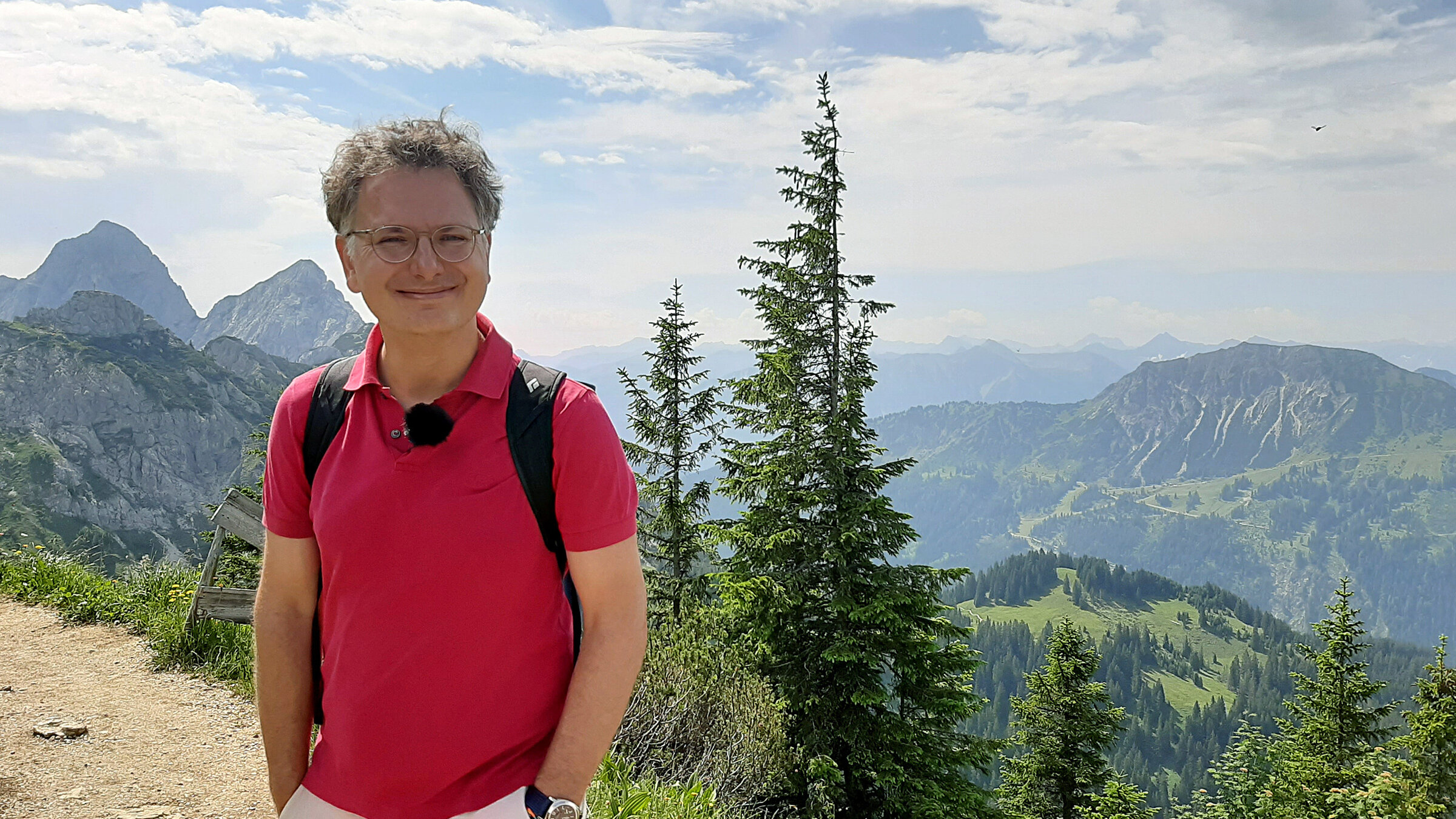 "Tannheimer Tal, da will ich hin!": Michael Friemel testet die Hüttenpfanne auf der Krinnenalpe.