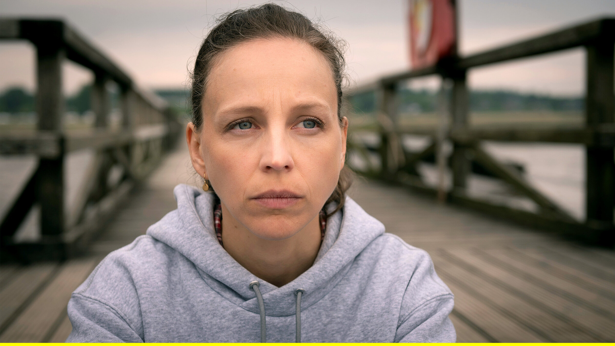 "Ein Schritt zum Abgrund (2/2)": Jana Hansen (Petra Schmidt-Schaller) findet heraus, dass ihr Mann eine Affäre hat.