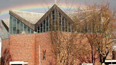 Gottesdienst - Katholischer Gottesdienst: Mutig Sein - Glaube An Zukunft