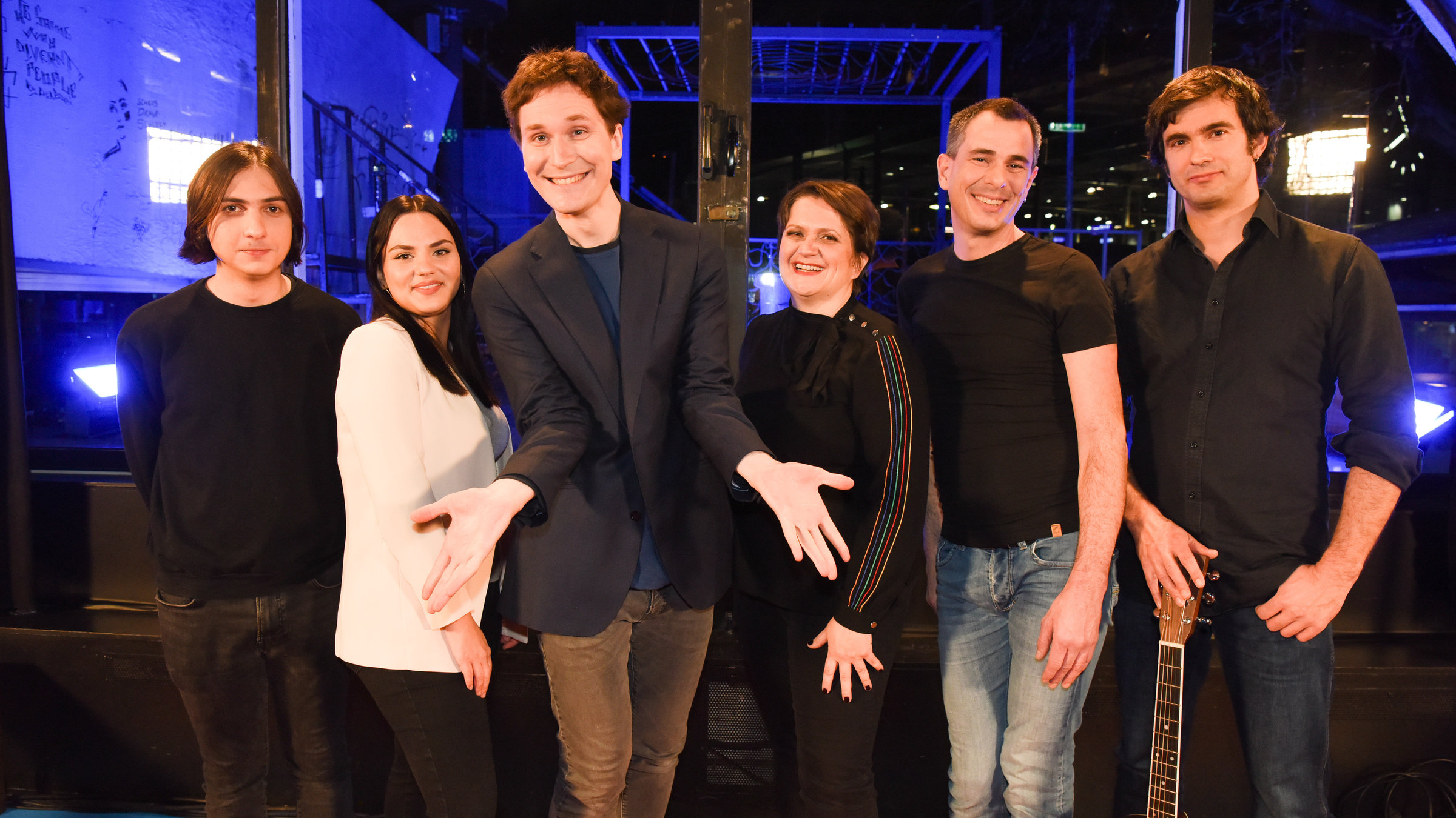 "Pratersterne (6/6)": Von links: Elias Hirschl, Ina Jovanovic, Hosea Ratschiller, Magda Leeb, Christoph & Lollo.