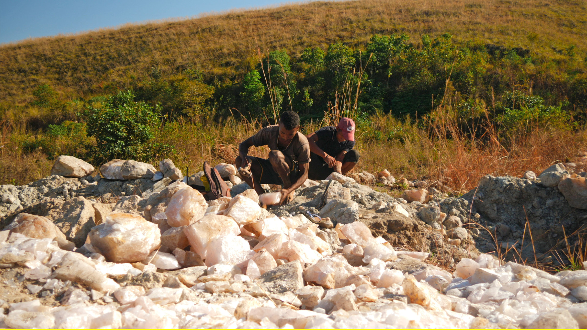 "Das schmutzige Geschäft mit der Schönheit": Arbeiter in einer Rosenquarzmine.