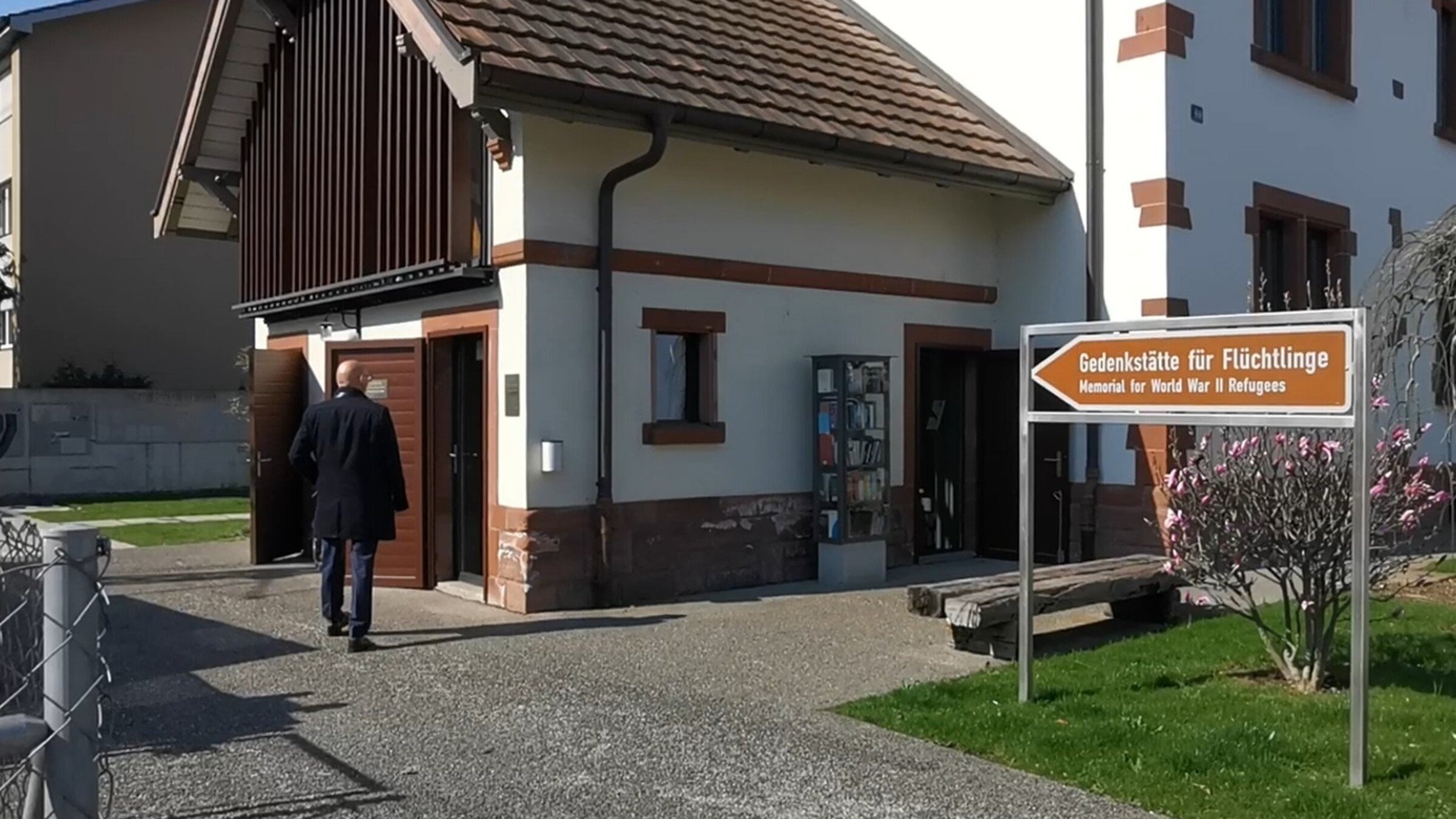 "Johannes und seine Gedenkstätte": Der Eingang zur Gedenkstätte an der Inzlingerstrasse in Riehen bei Basel.