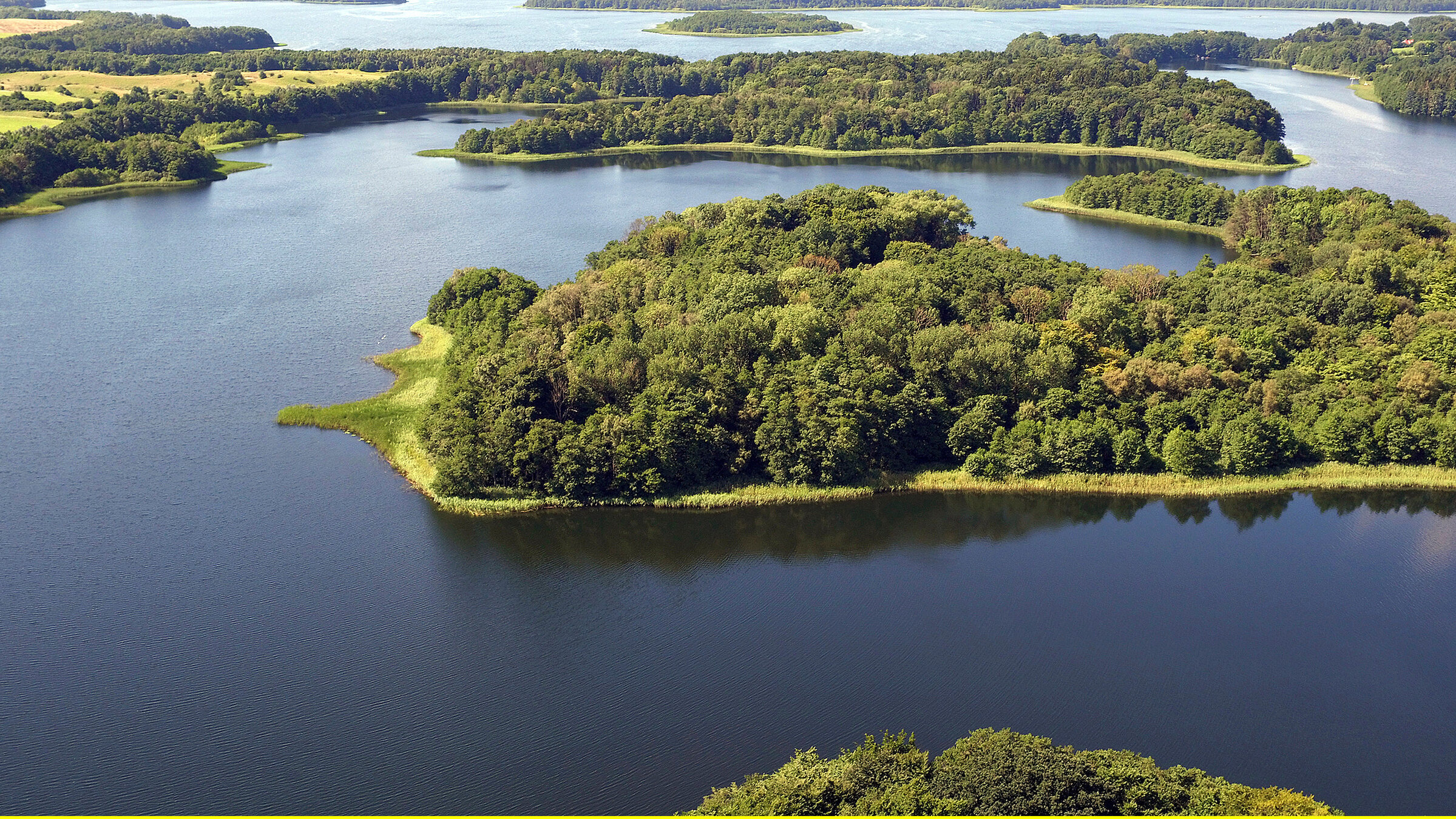 "Die Lauenburgischen Seen - Wildnis zwischen Lübeck und Elbe": Der Schaalsee ist der Größte der Lauenburgischen Seen.