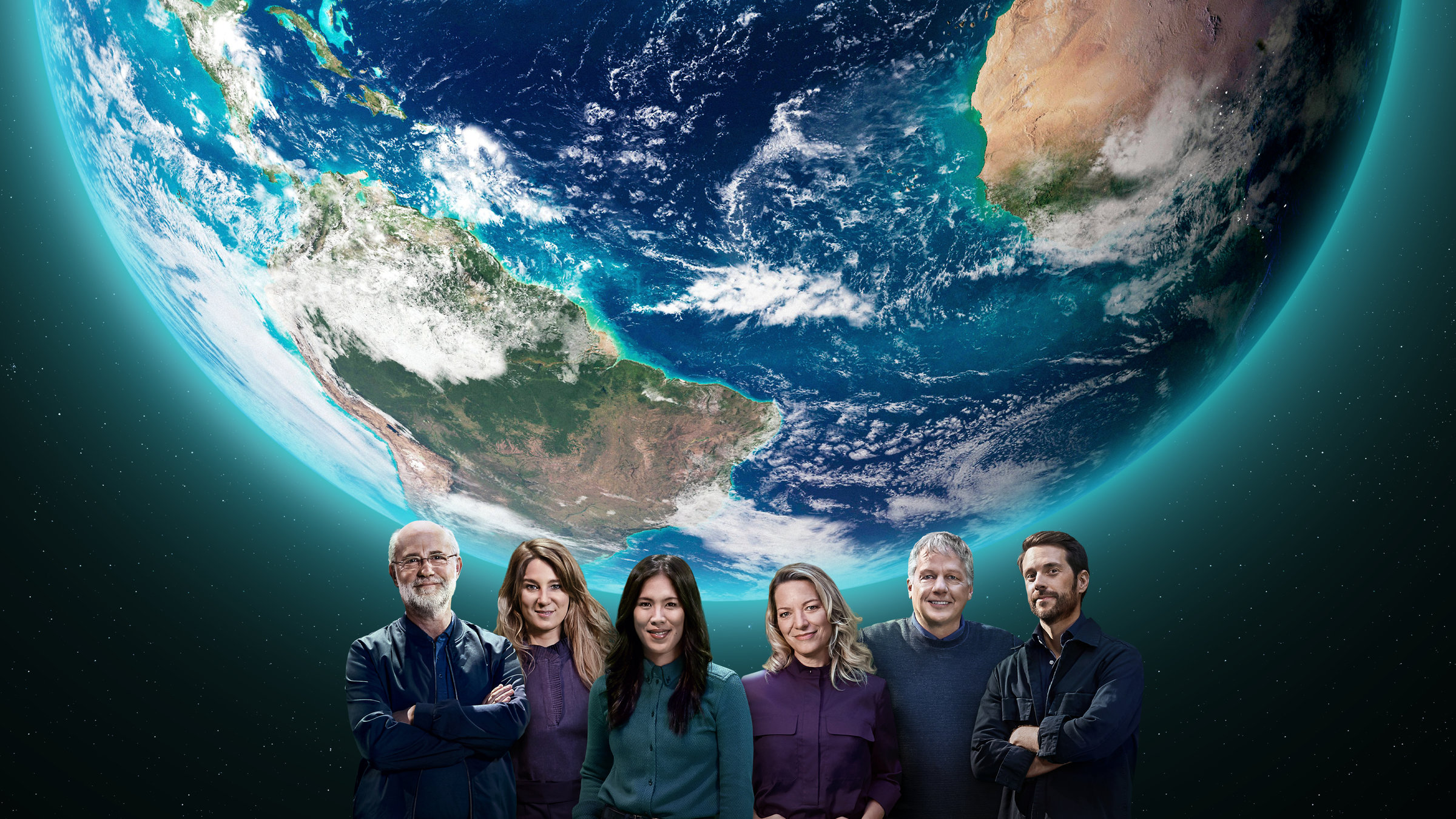 "Terra X: Unsere Kontinente - Nordamerika": Prof. Harald Lesch, Jasmina Neudecker, Dr. Mai Thi Nguyen-Kim, Prof. Antje Boetius, Prof. Colin Devey und Mirko Drotschmann vor der Weltkugel.