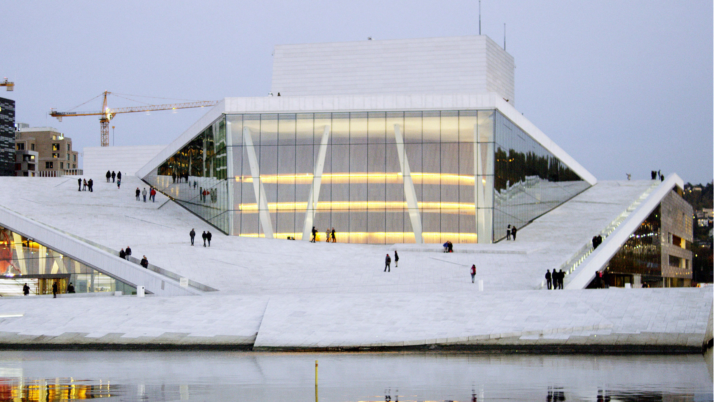 "Kathedralen der Kultur - Das Opernhaus Oslo ": Außenansicht des Gebäudes