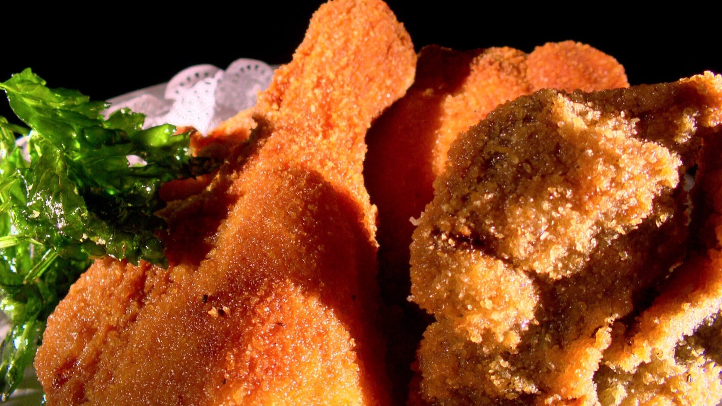 "Ikonen Österreichs: Leib und Leber - Vom Essen und Trinken": Backhendl.