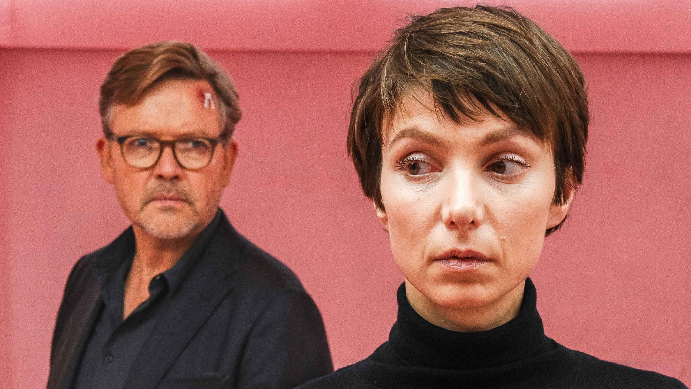"Im Schatten der Angst": Justus von Dohnányi (Carsten Spanger), Julia Koschitz (Karla Eckhardt).
