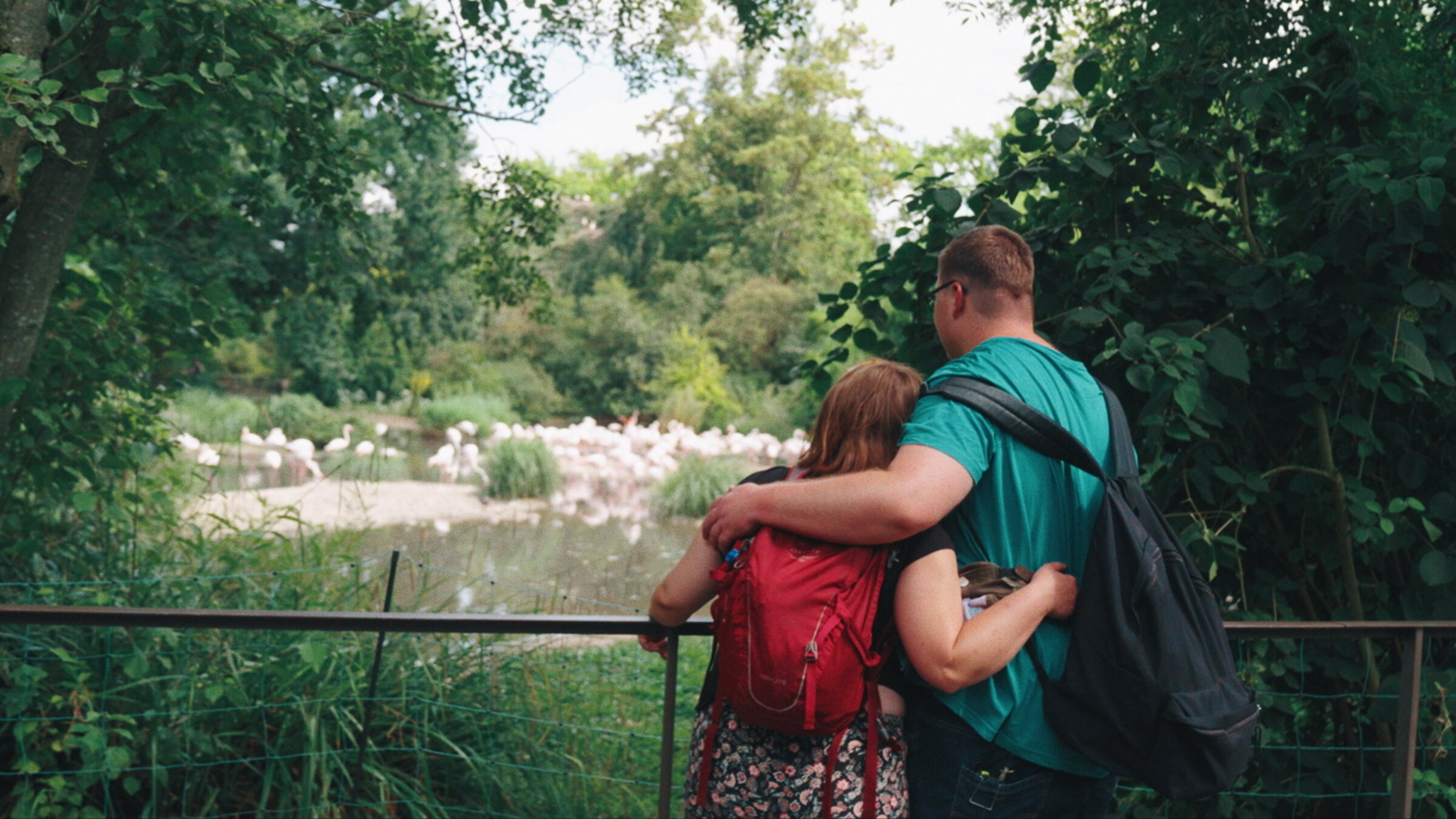 "Lieben mit Autismus – Über Dating, Partnerschaft und Gefühle": Deborah und Lukas im Zoo.