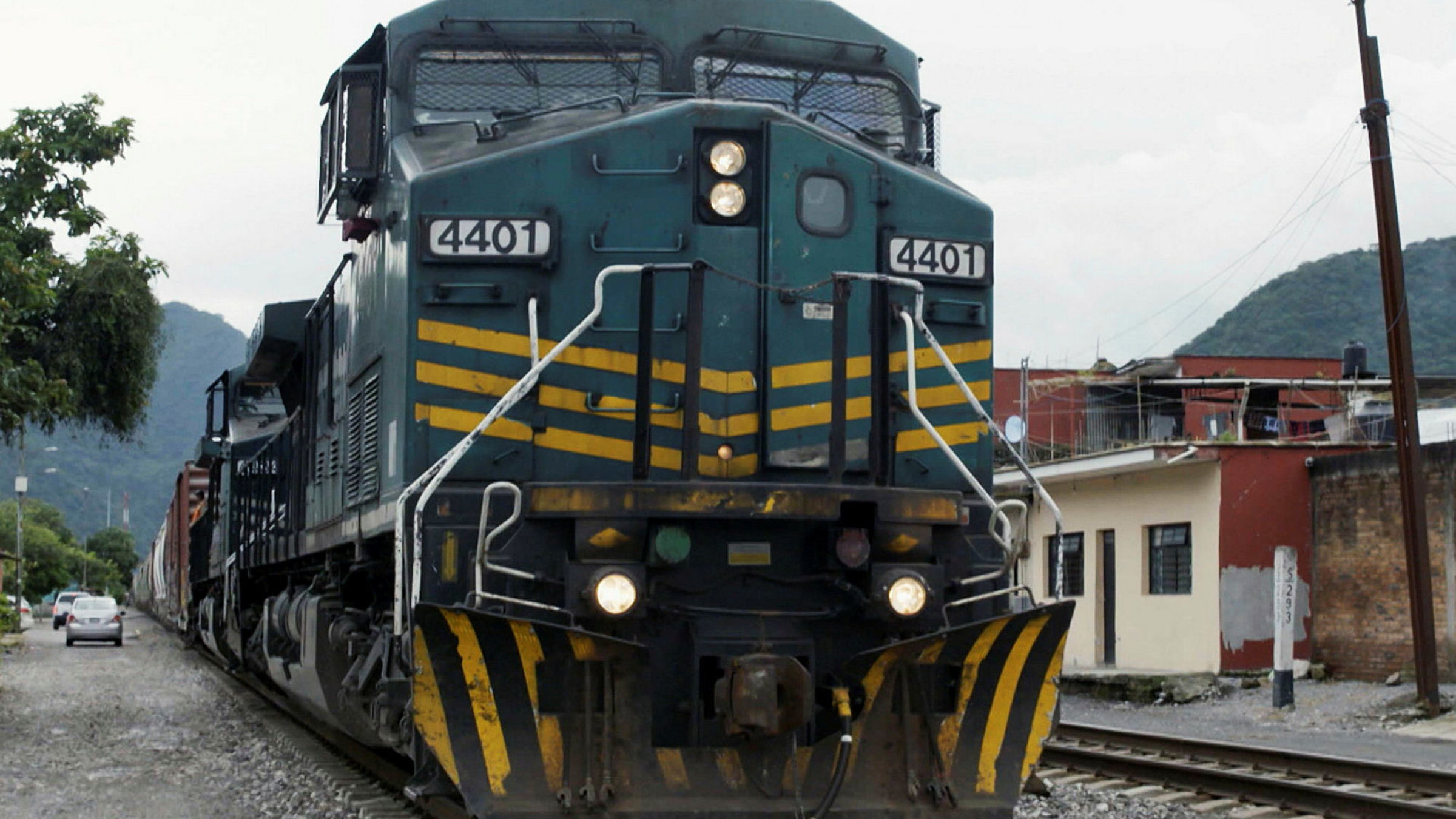 "La Bestia - Mit demTodeszug Richtung USA": „La Bestia“ – so wird in Mexiko der gefährliche Güterzug genannt, auf den Migranten aufspringen, um vom Süden des Landes an die Grenze zu den USA zu gelangen.